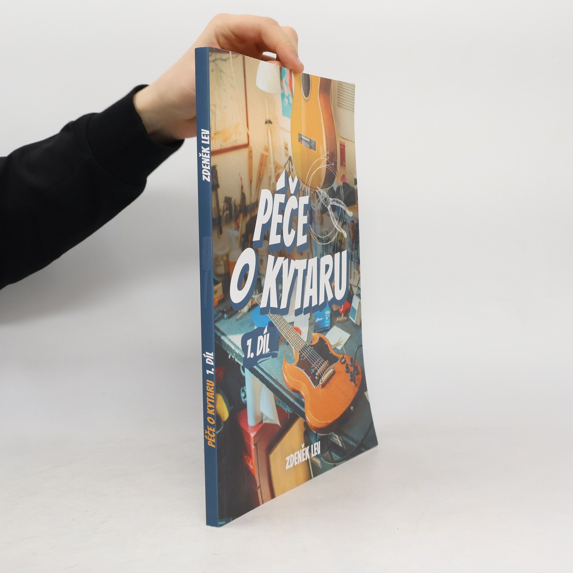 Zdeněk Lev Péče o kytaru 1