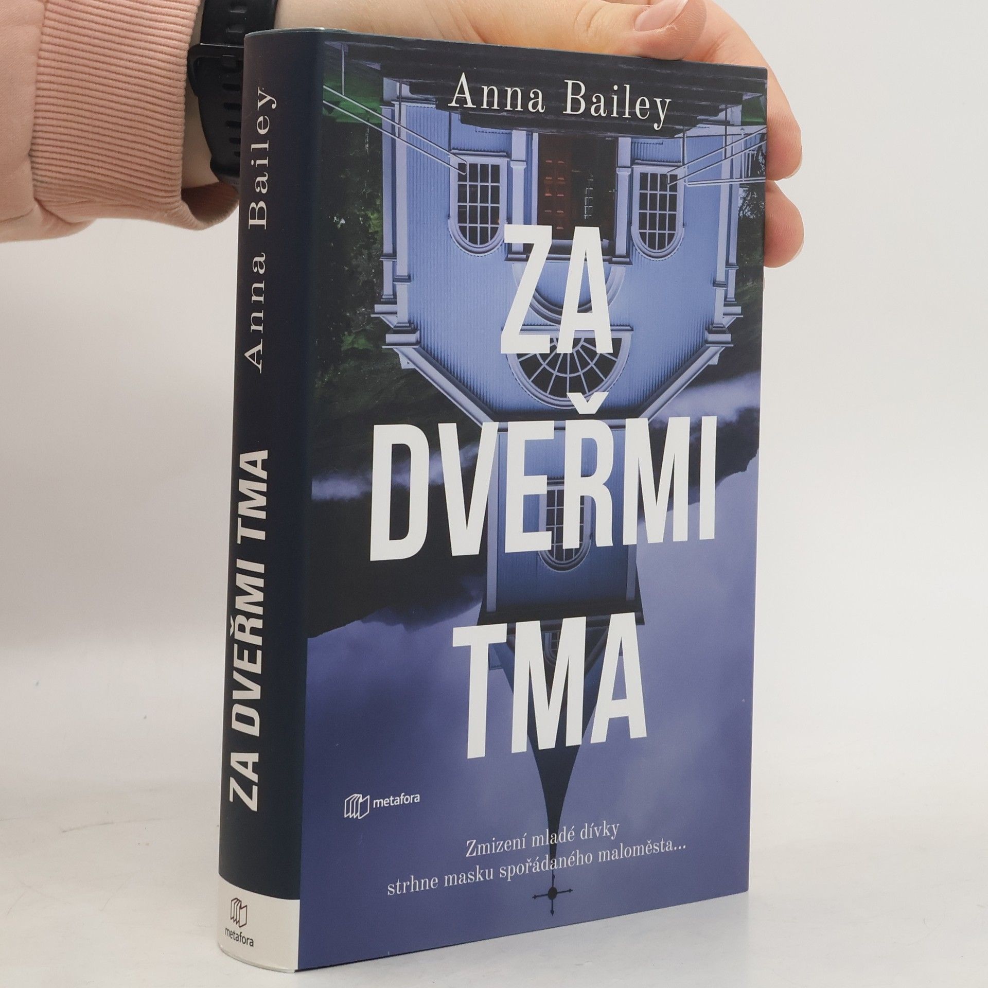 Anna Bailey Za dveřmi tma