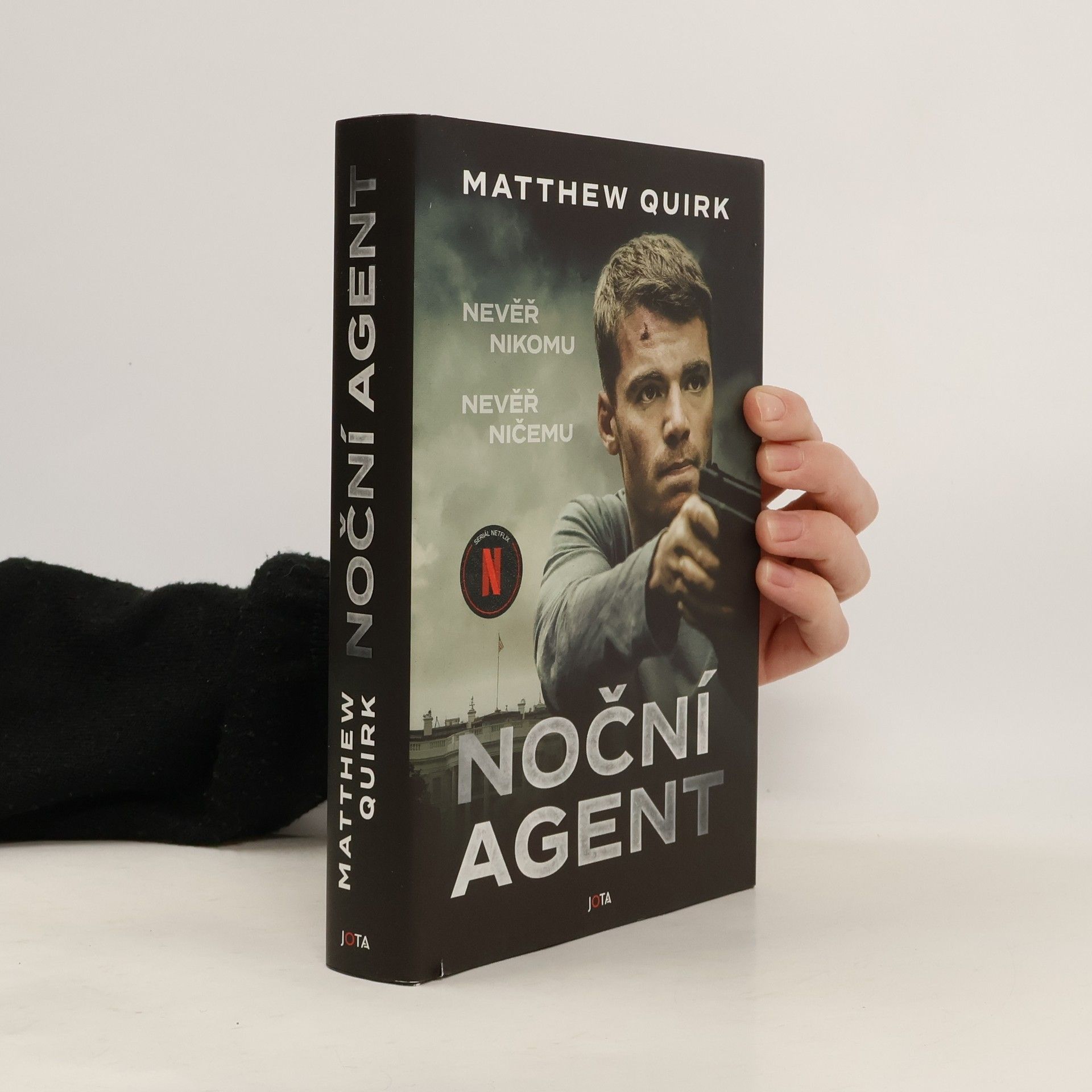 Matthew Quirk Noční agent