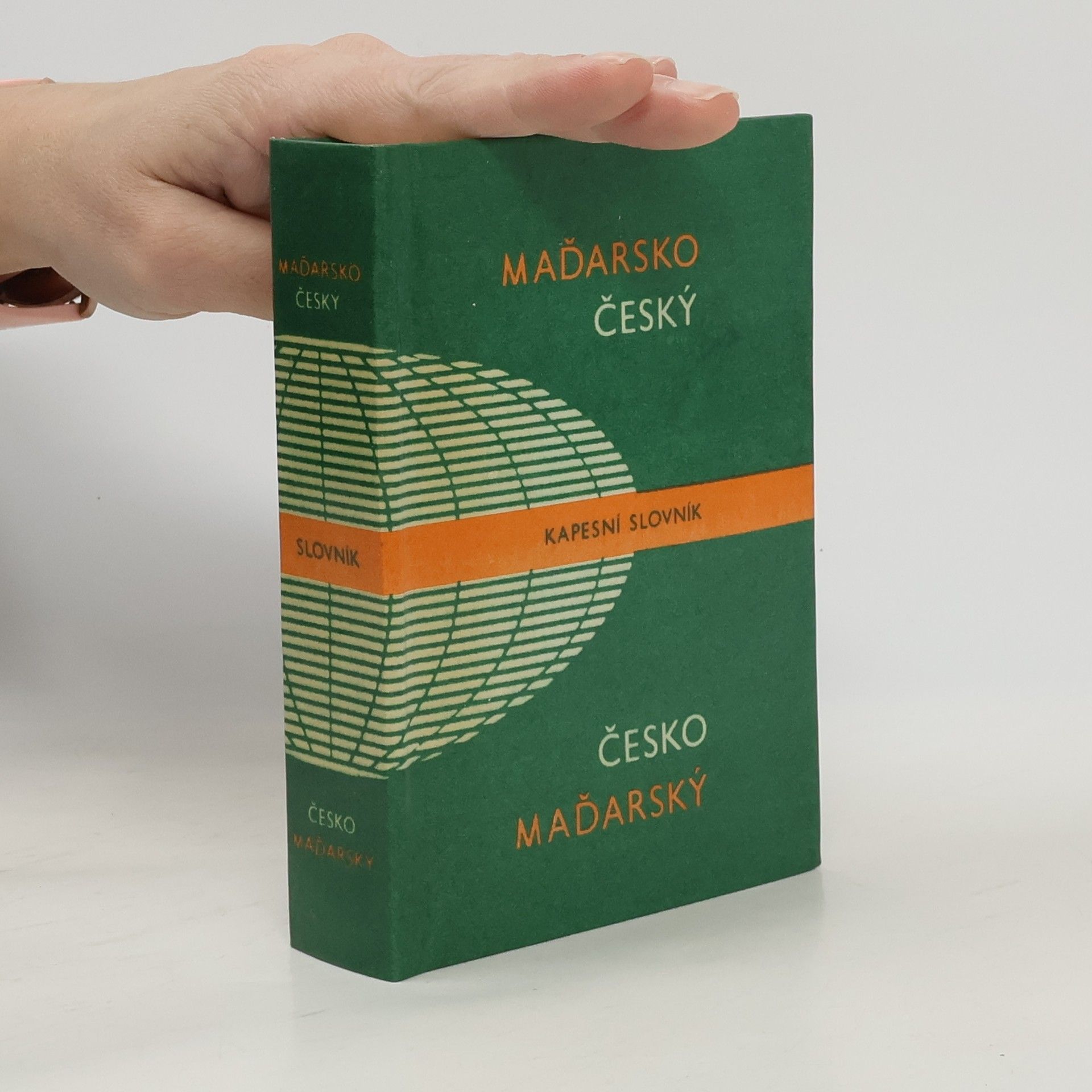 L. Hradský Maďarsko-český. Česko-maďarský kapesní slovník