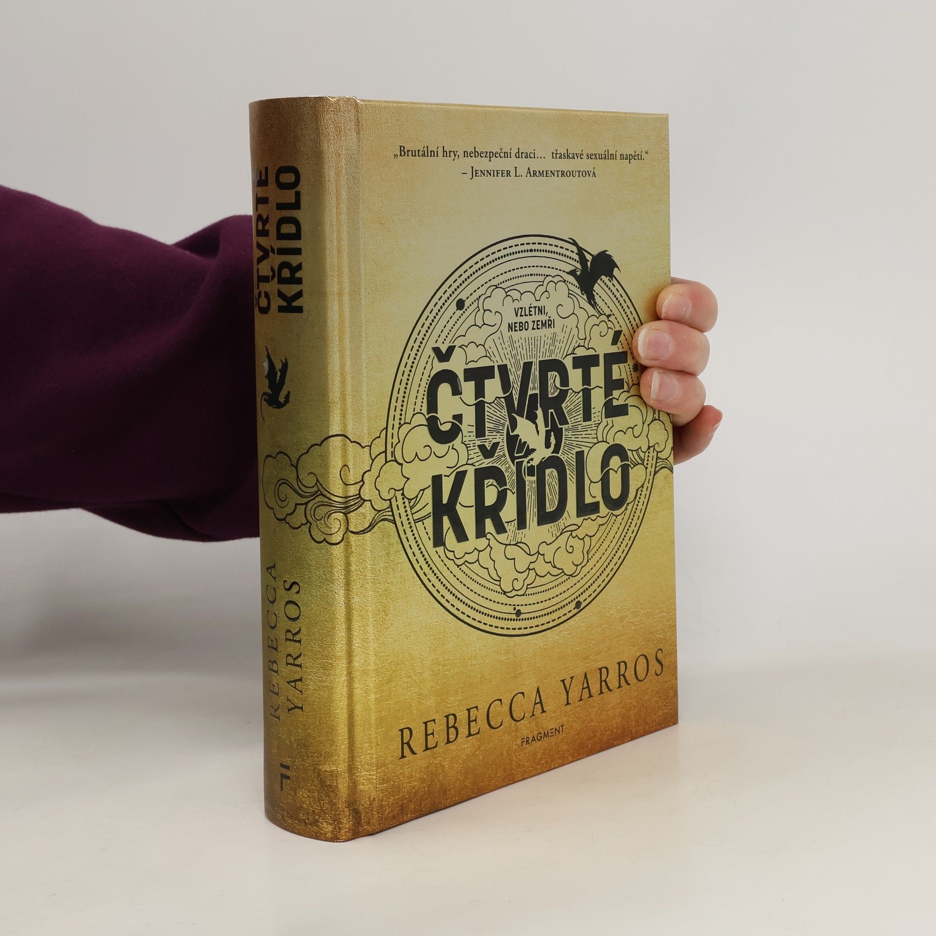 Rebecca Yarros Čtvrté křídlo