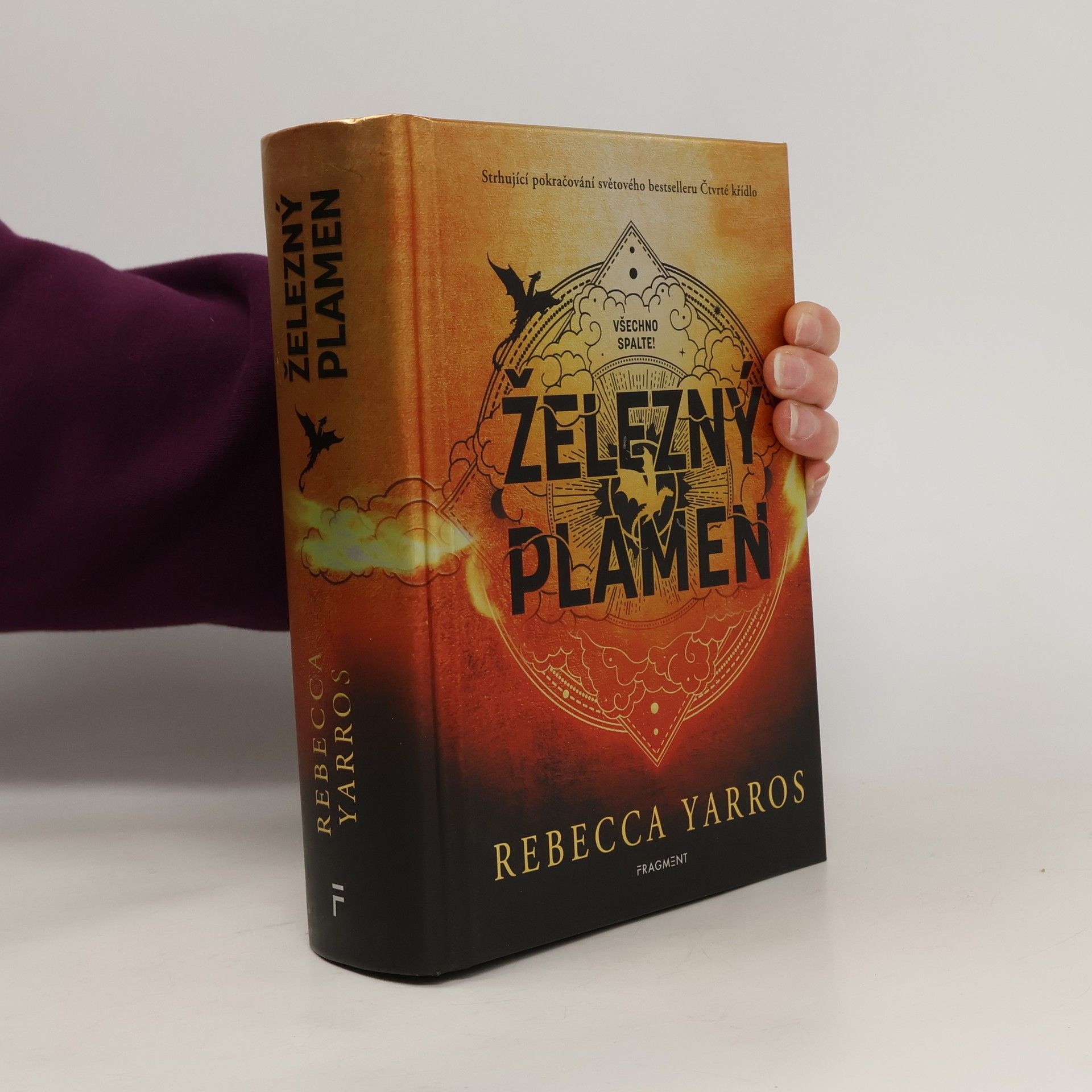 Rebecca Yarros Železný plamen