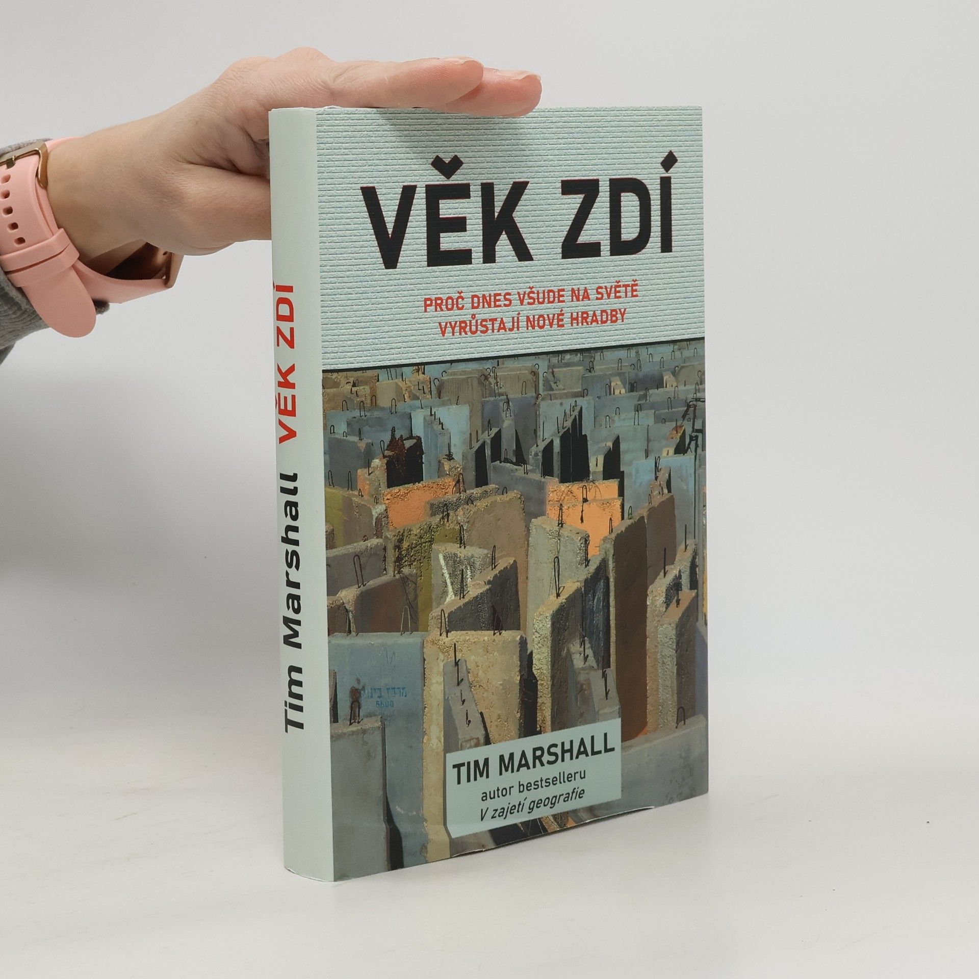 Věk zdí: Proč dnes všude na světě vyrůstají nové hradby