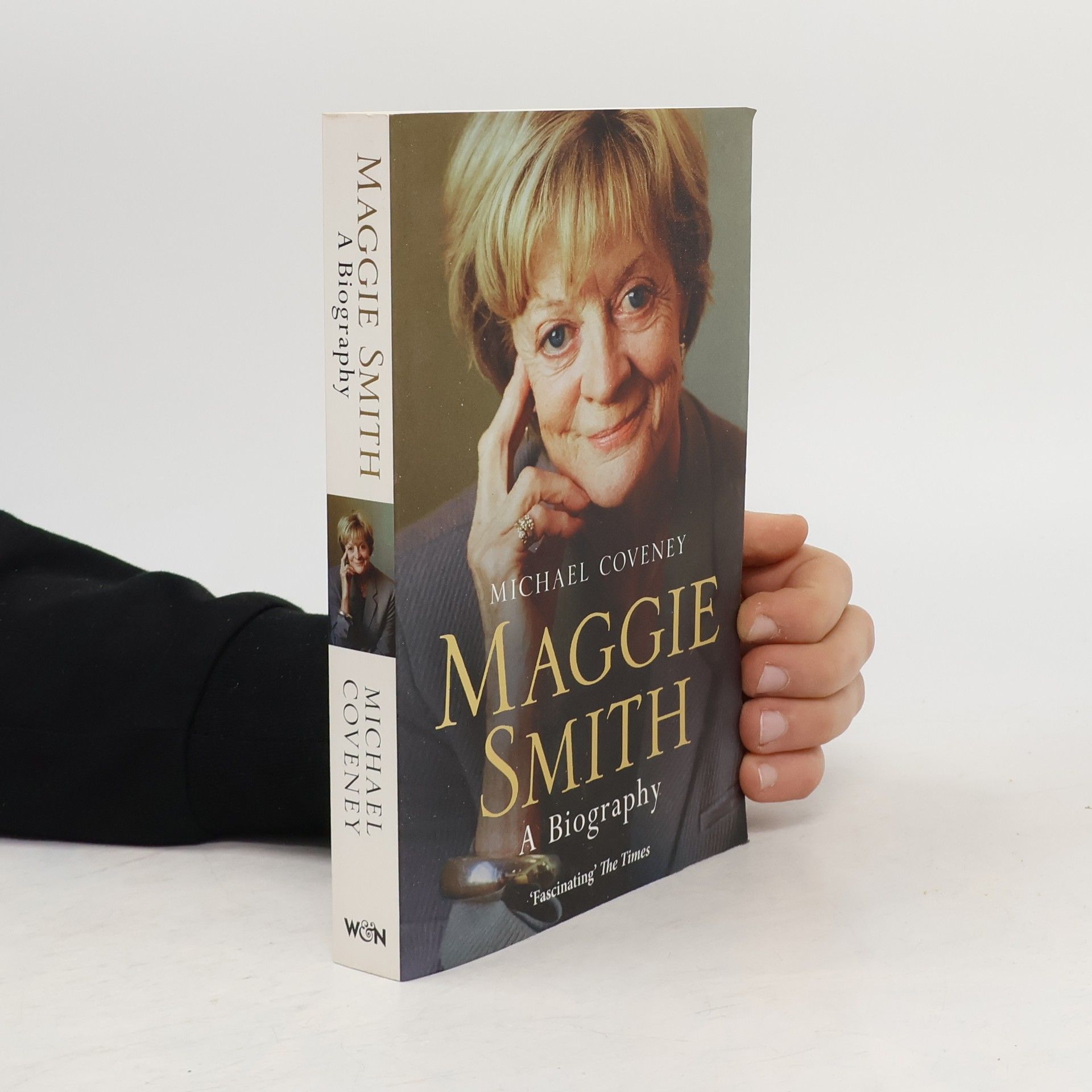 Maggie Smith. A Biography