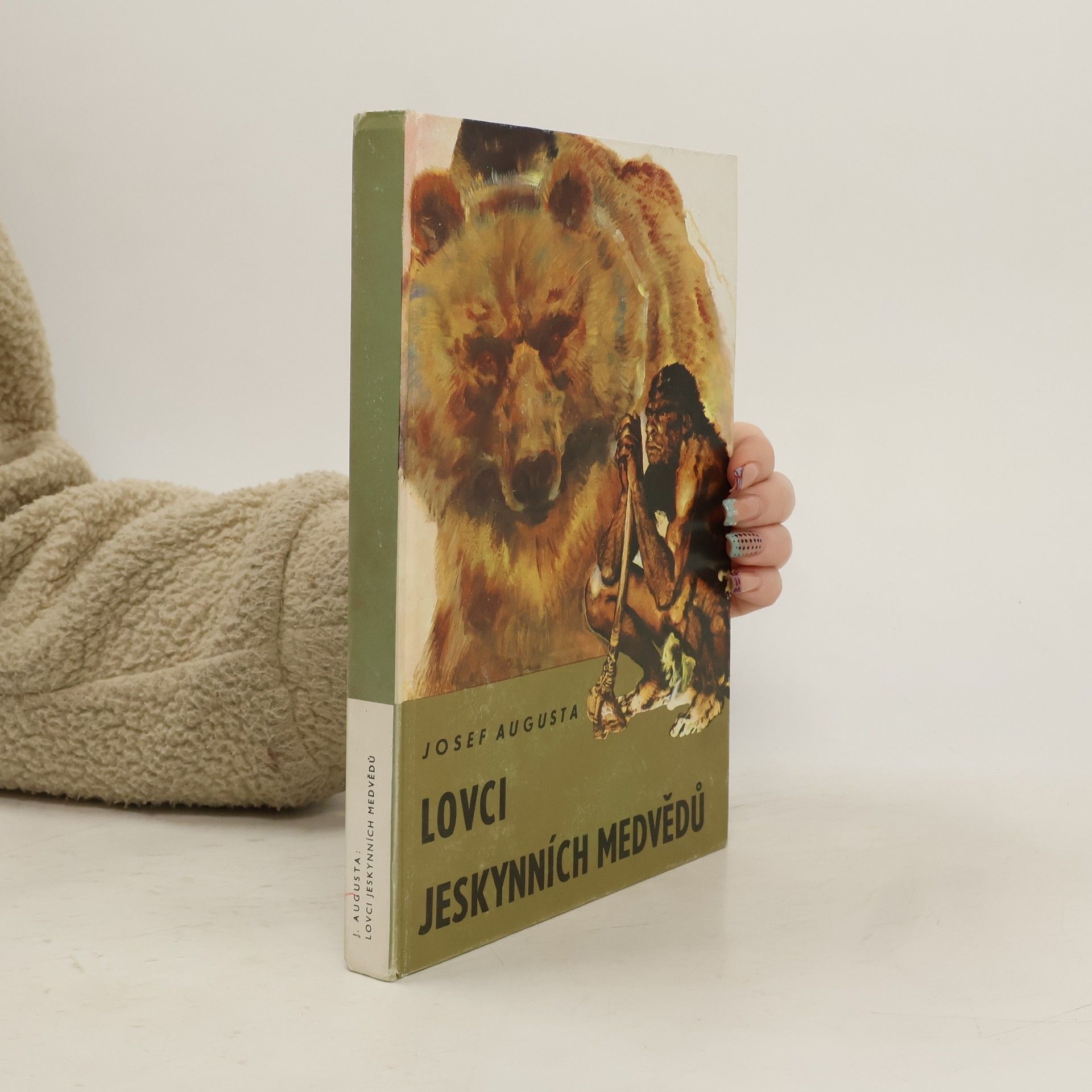 Zdeněk Burian Lovci jeskynních medvědů