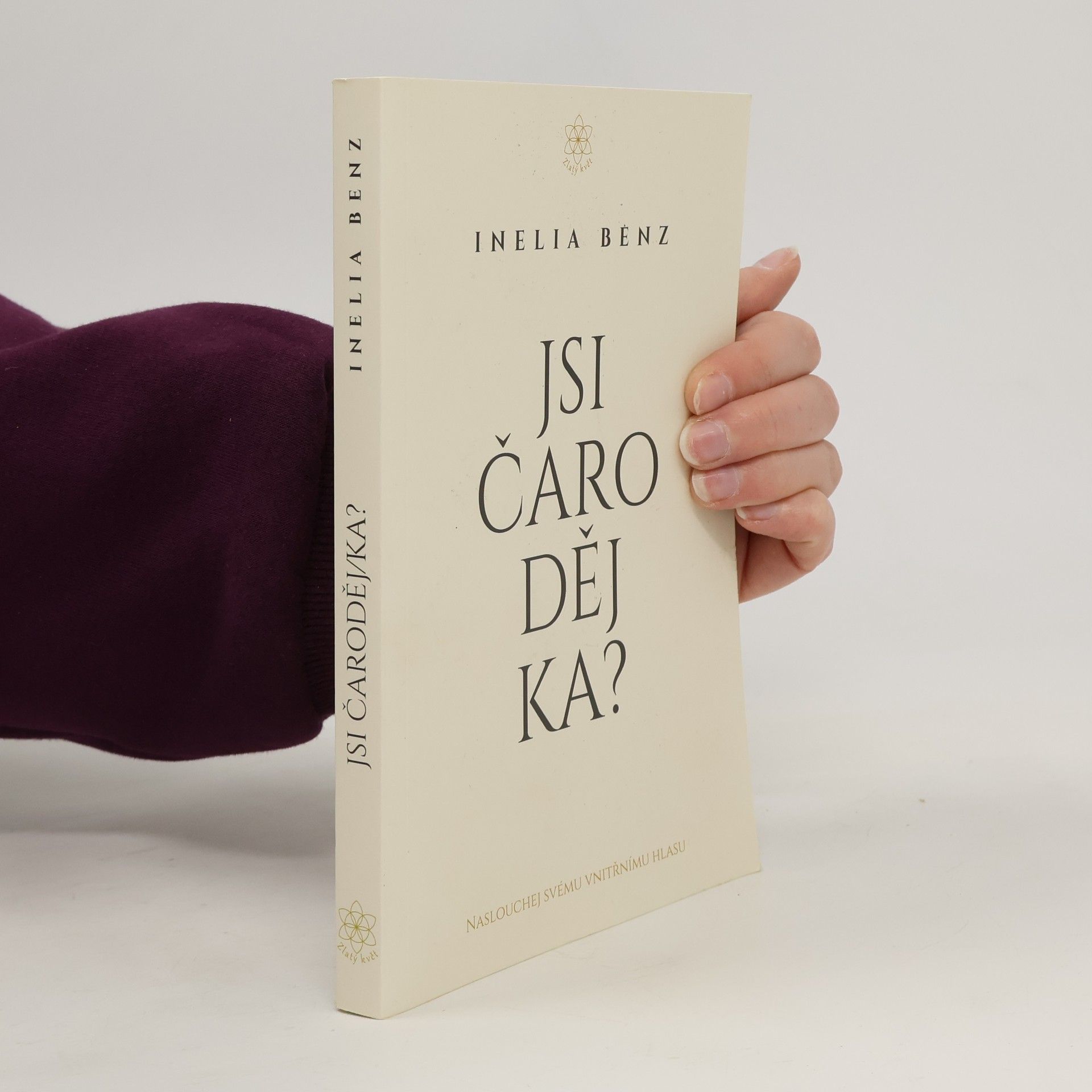 Inelia Benz Jsi Čarodějka?