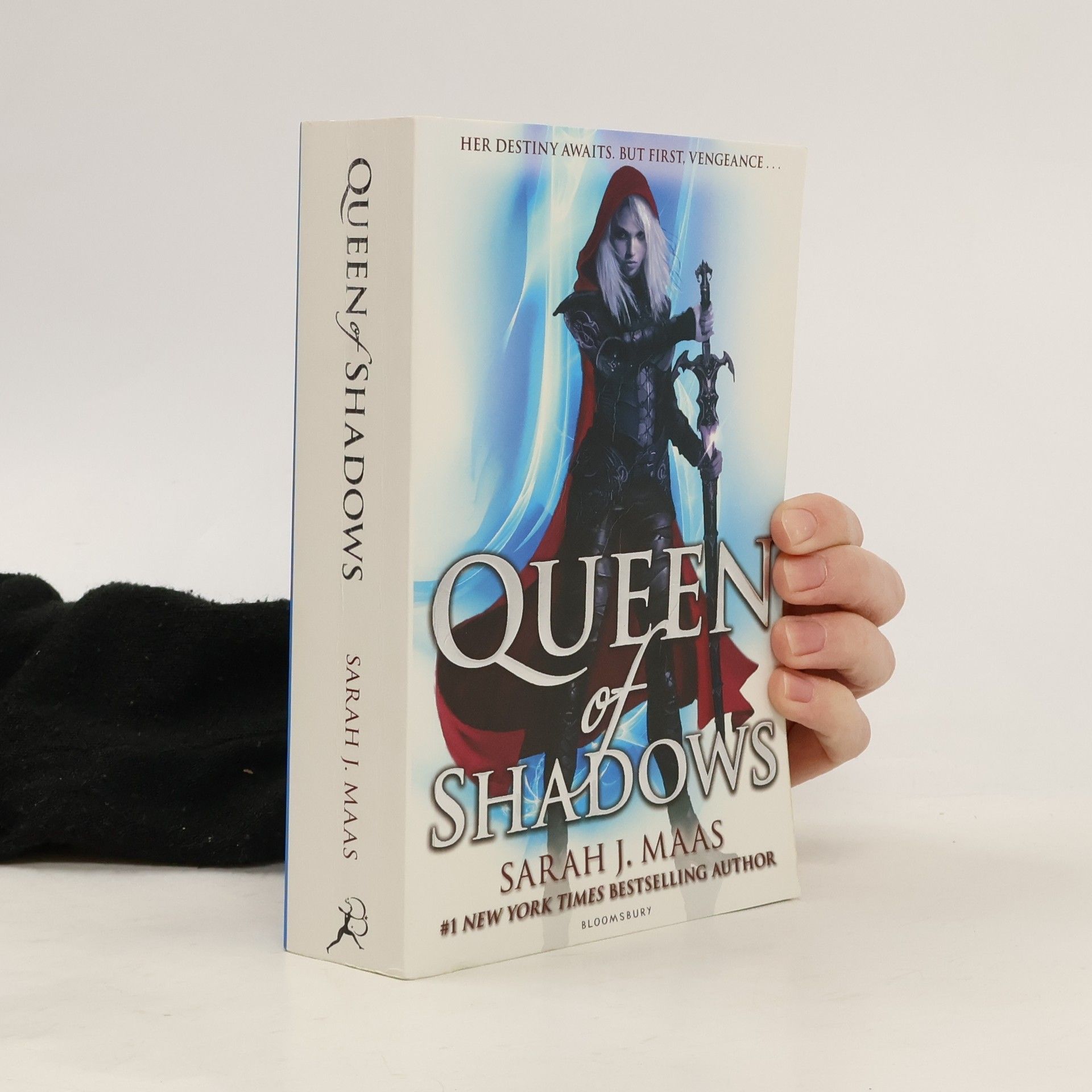 Sarah J. Maas Queen of shadows