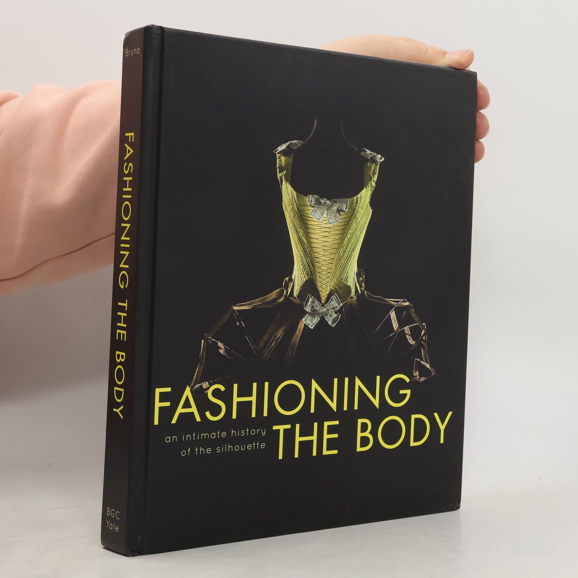Denis Bruna Fashioning the Body