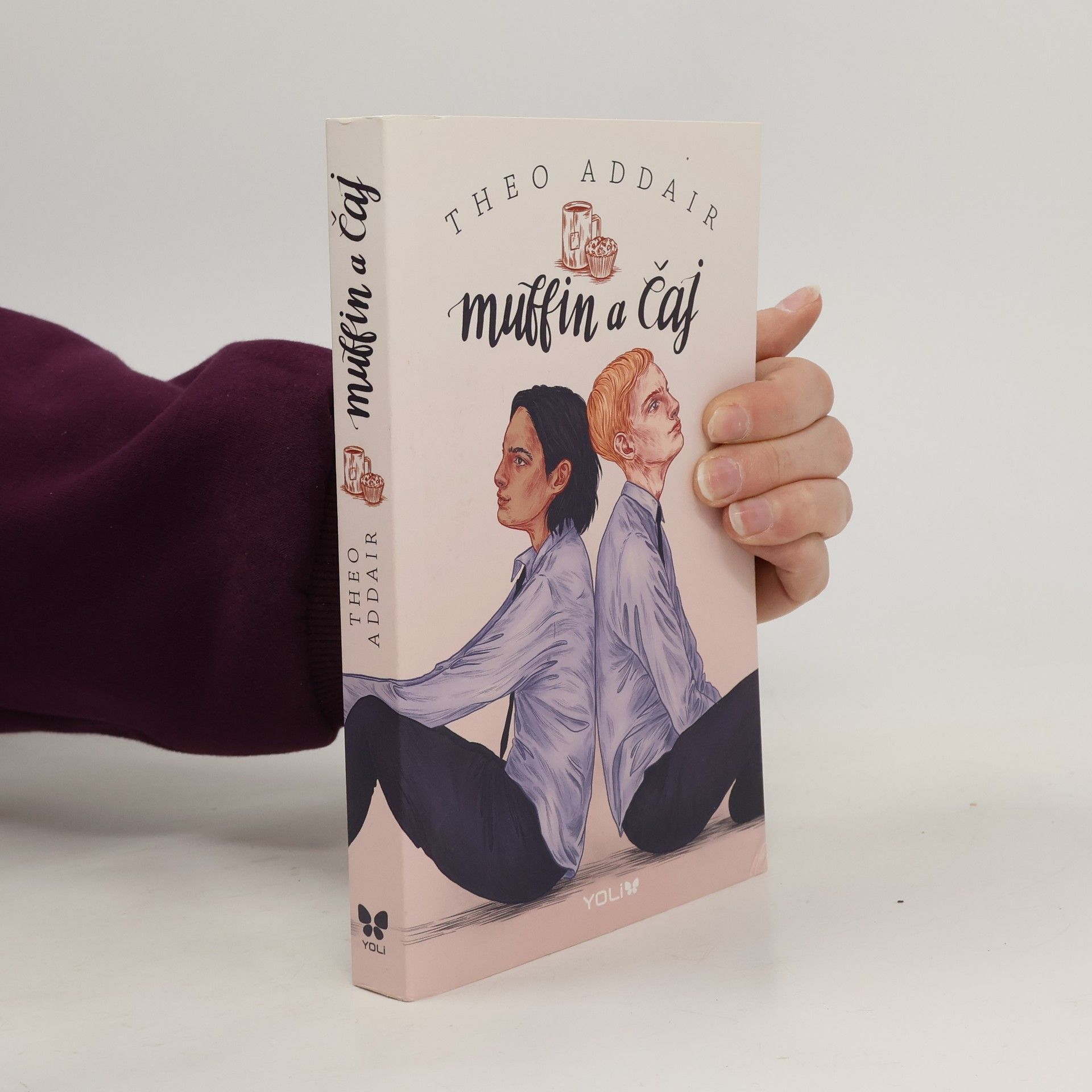 Theo Addair Muffin a čaj