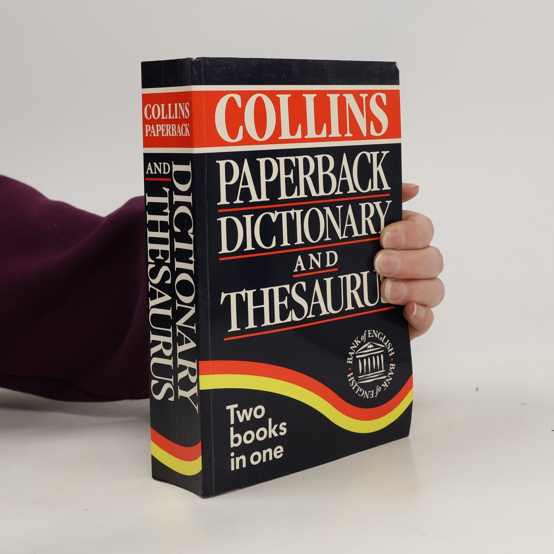 Lorna Knight Collins Paperback Dictionary and Thesaurus