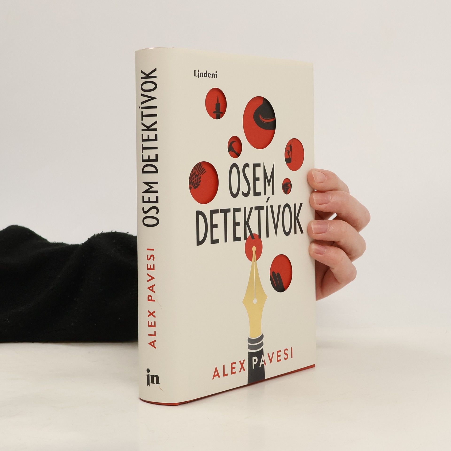 Alex Pavesi Osem detektívok