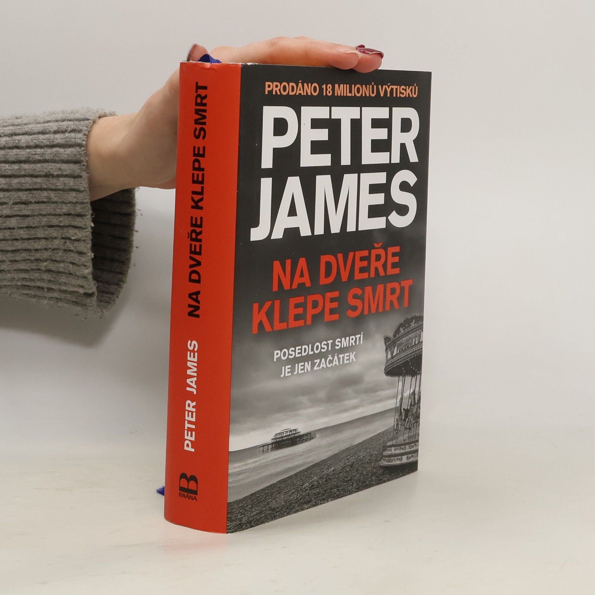 Peter James Na dveře klepe smrt