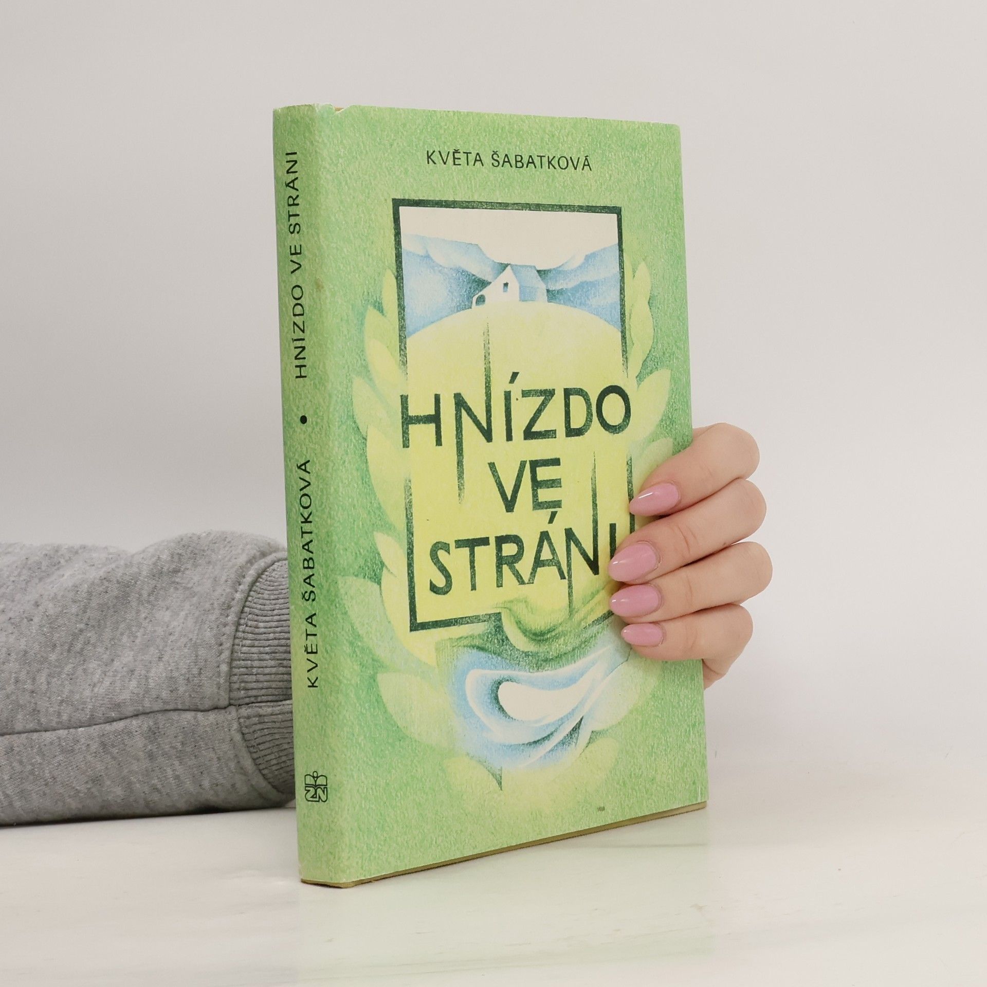 Hnízdo ve stráni
