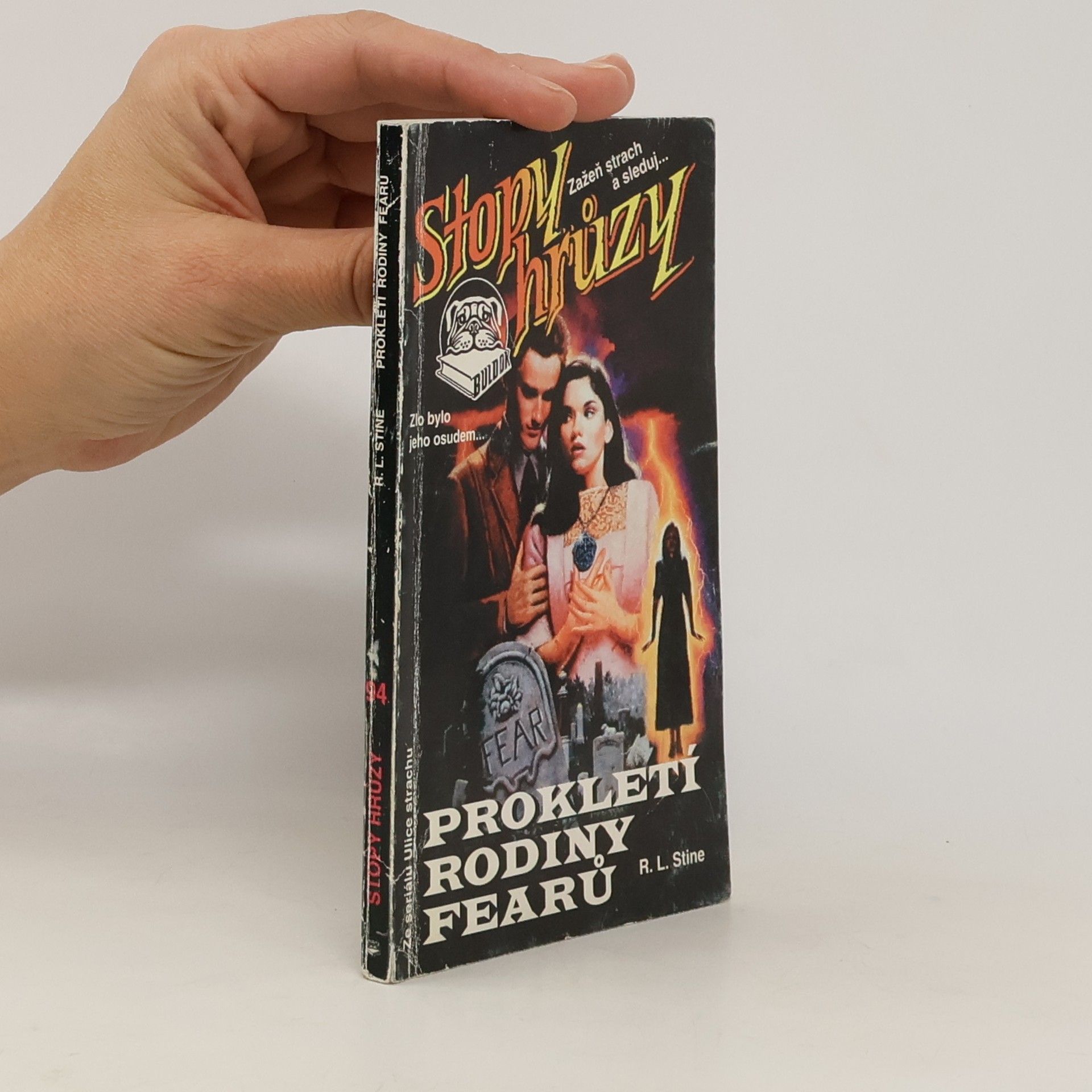 R. L. Stine Prokletí rodiny Fearů