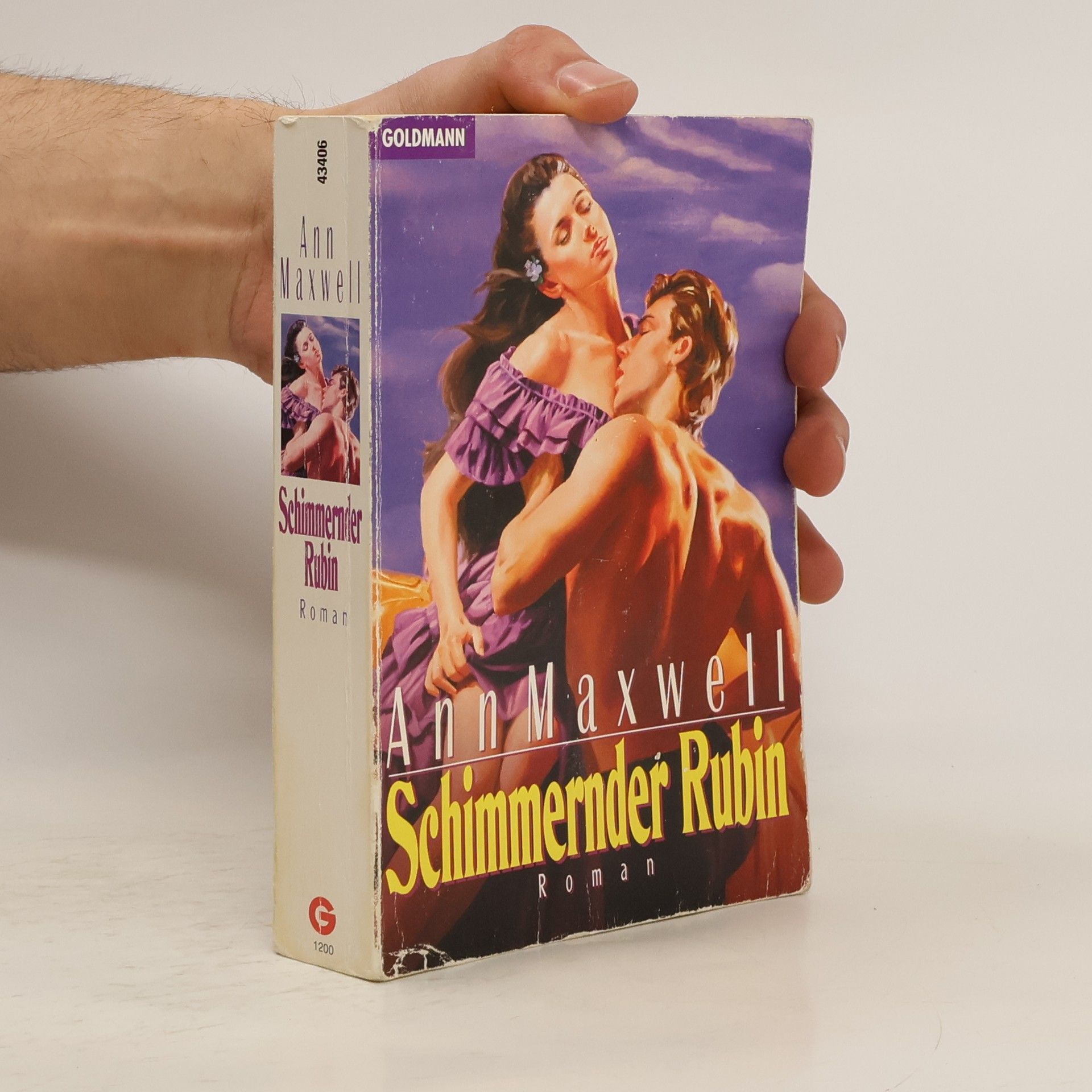 Elizabeth Lowell Schimmernder Rubin.