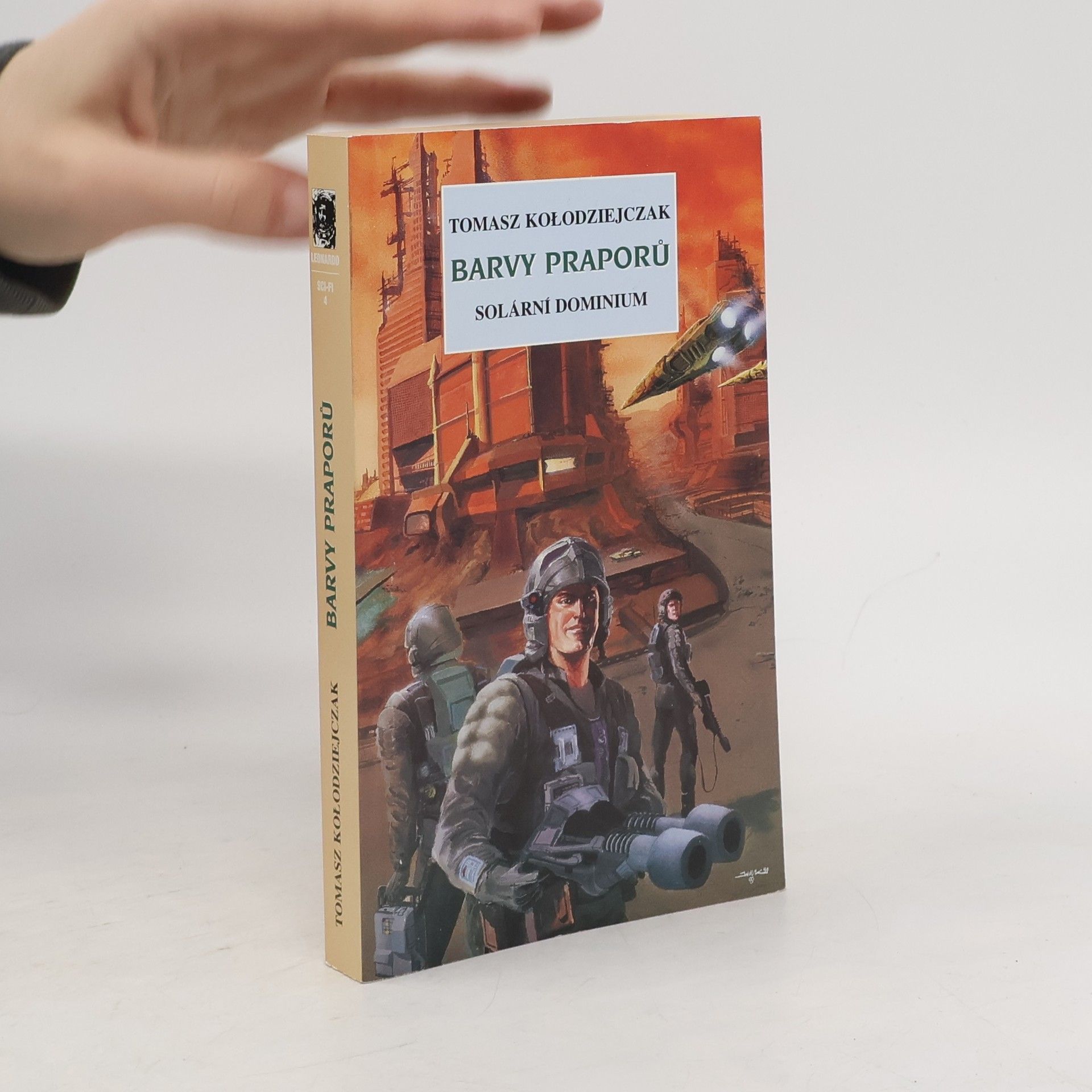 Tomasz Kołodziejczak Barvy praporů : solární dominium