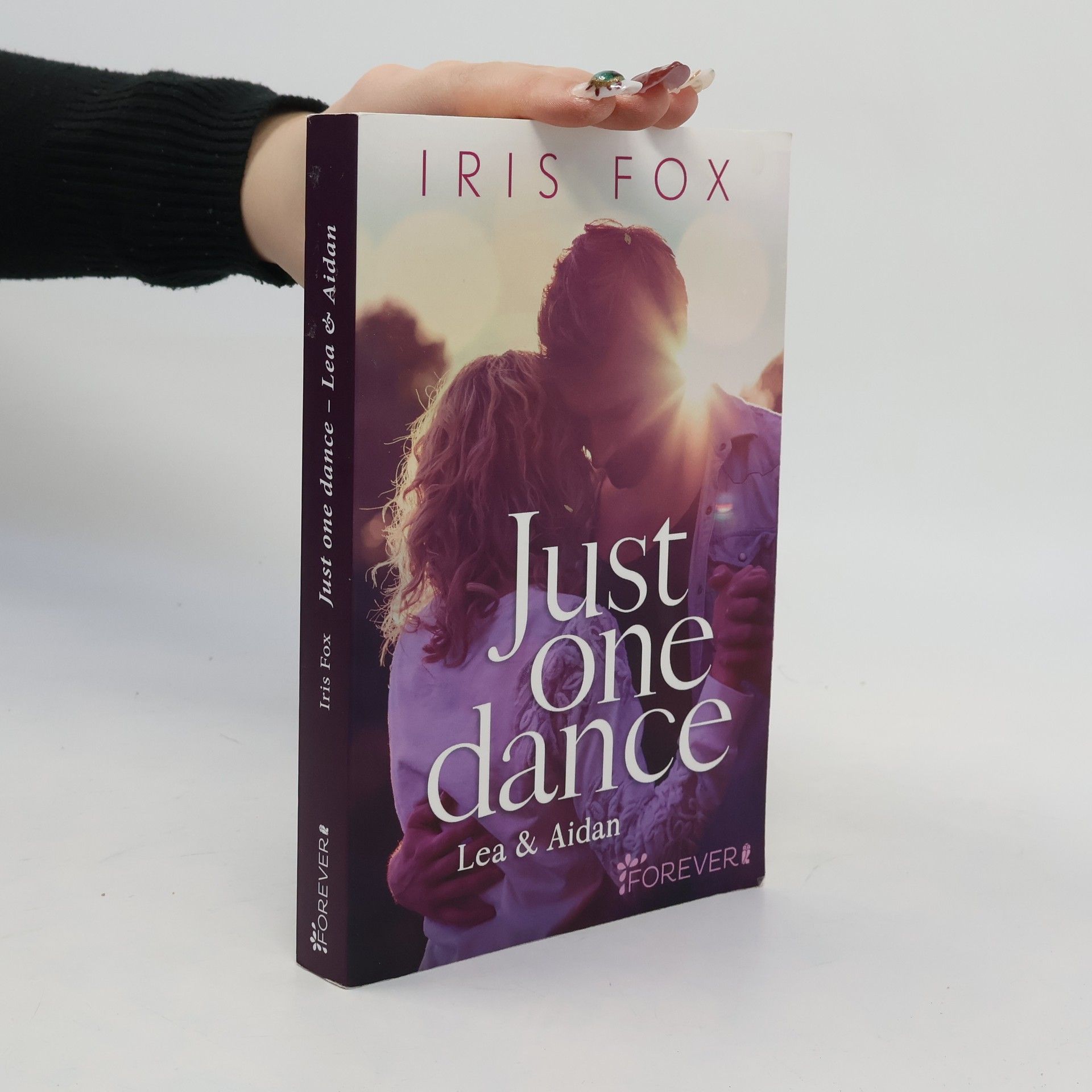 Iris Fox Just one dance - Lea & Aidan