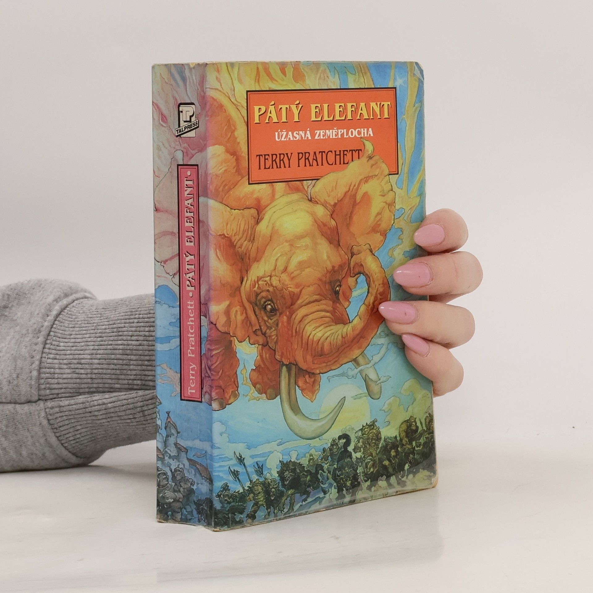 Terry Pratchett Pátý elefant
