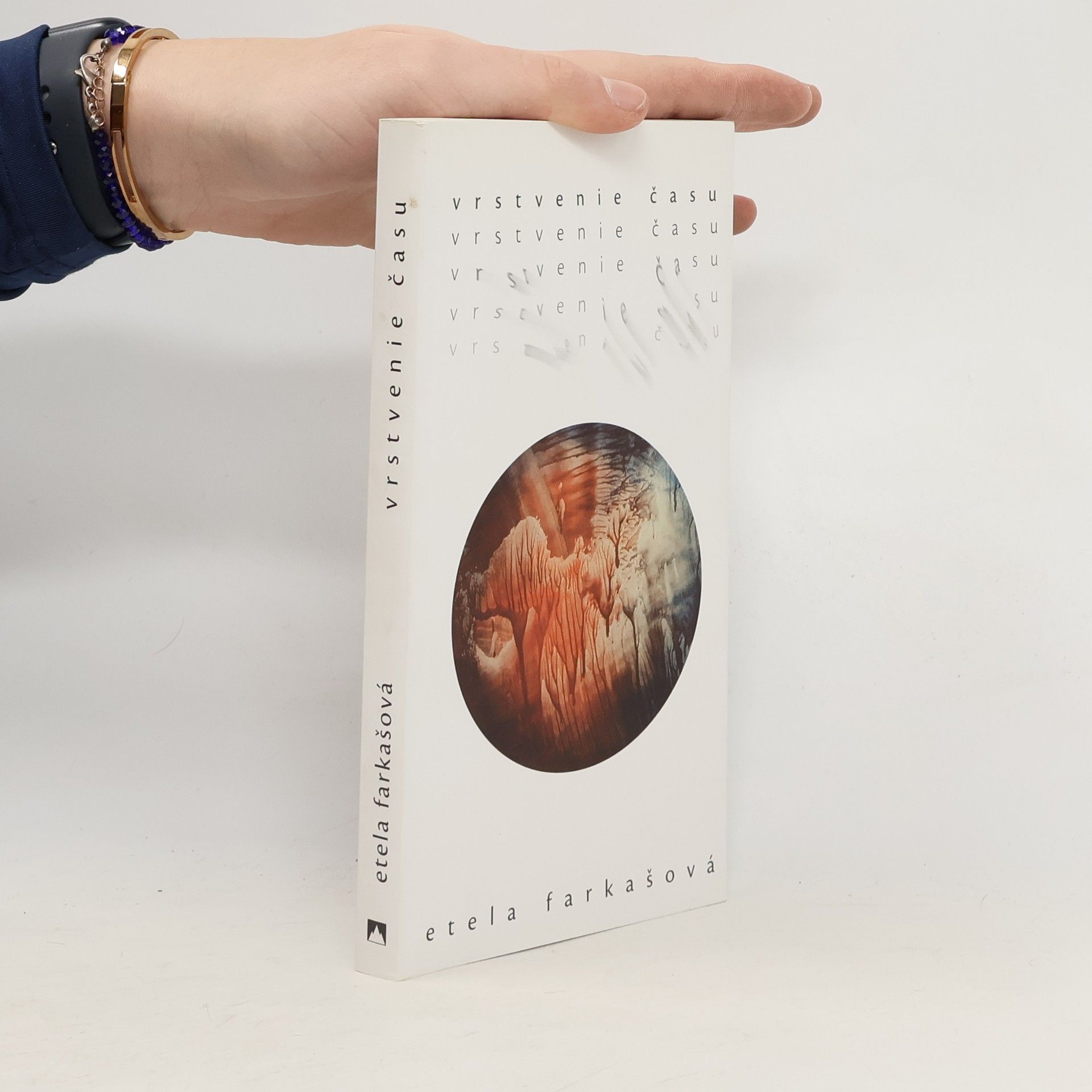 Etela Farkašová Vrstvenie času