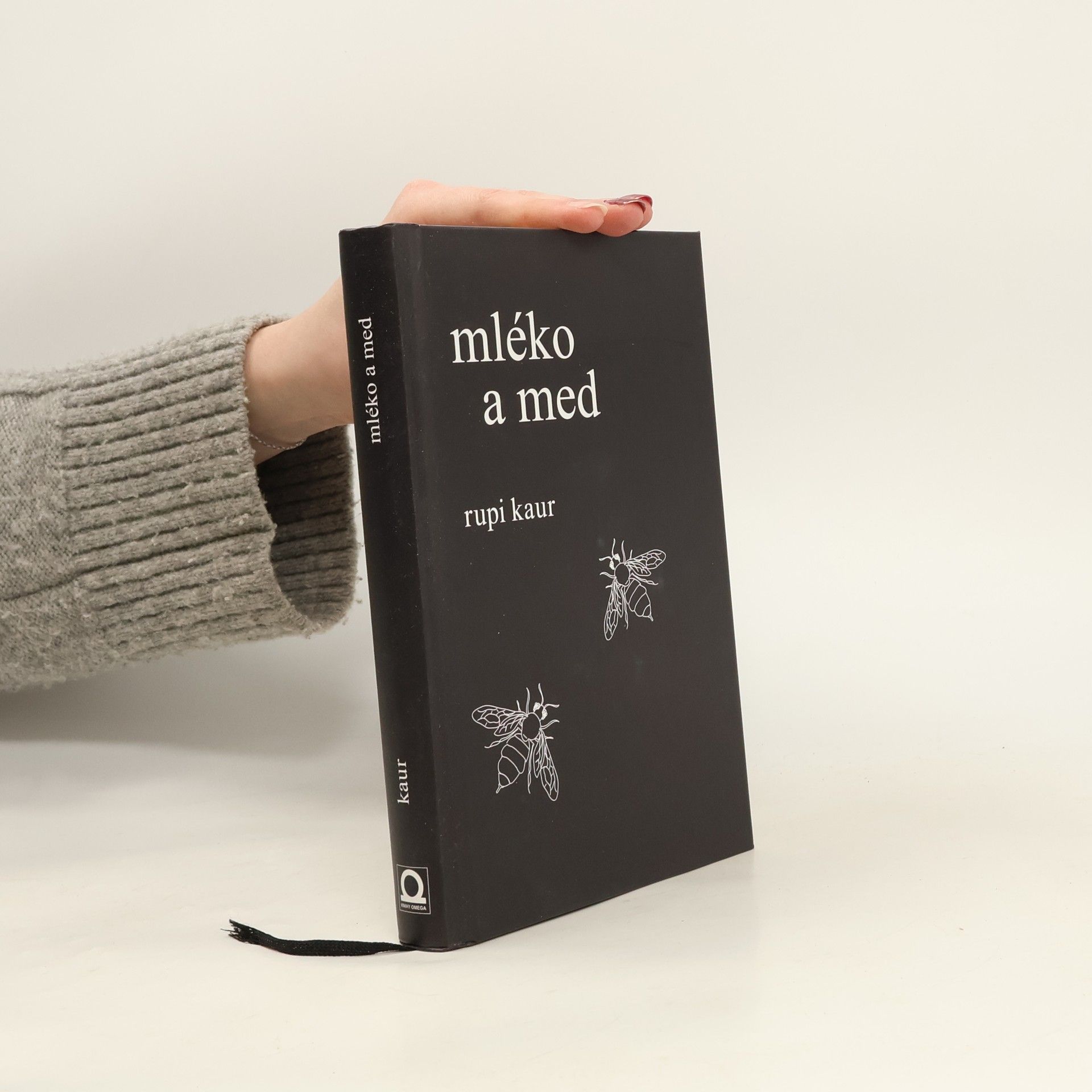 Rupi Kaur Mléko a med