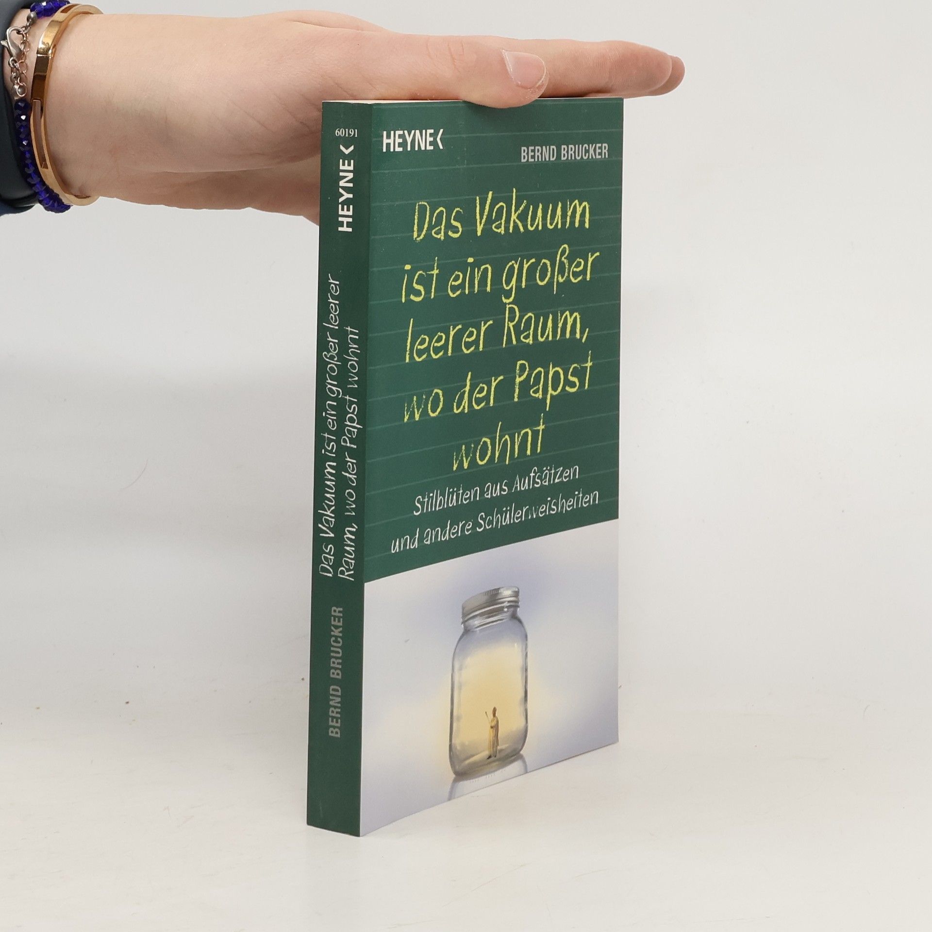 Ein Vakuum ist ein großer leerer Raum, wo der Papst wohnt