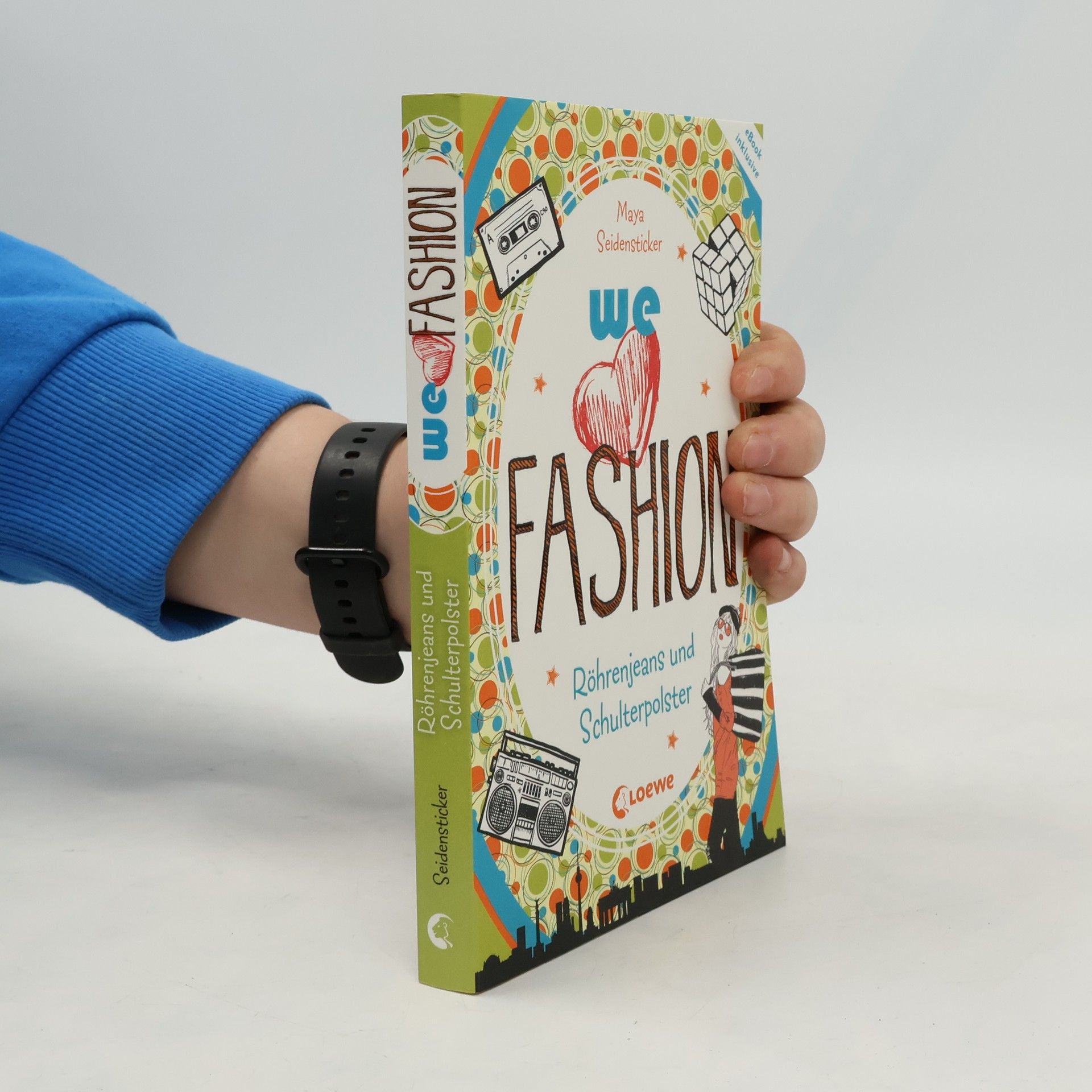 Maya Seidensticker We Love Fashion: Röhrenjeans und Schulterpolster