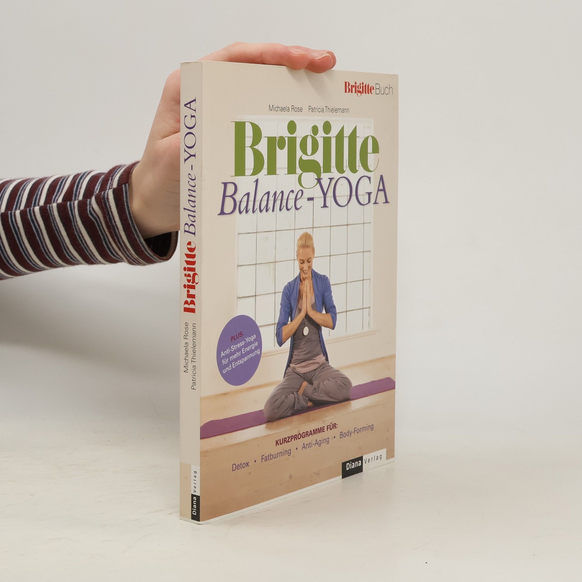 Michaela Rose Brigitte Balance-Yoga