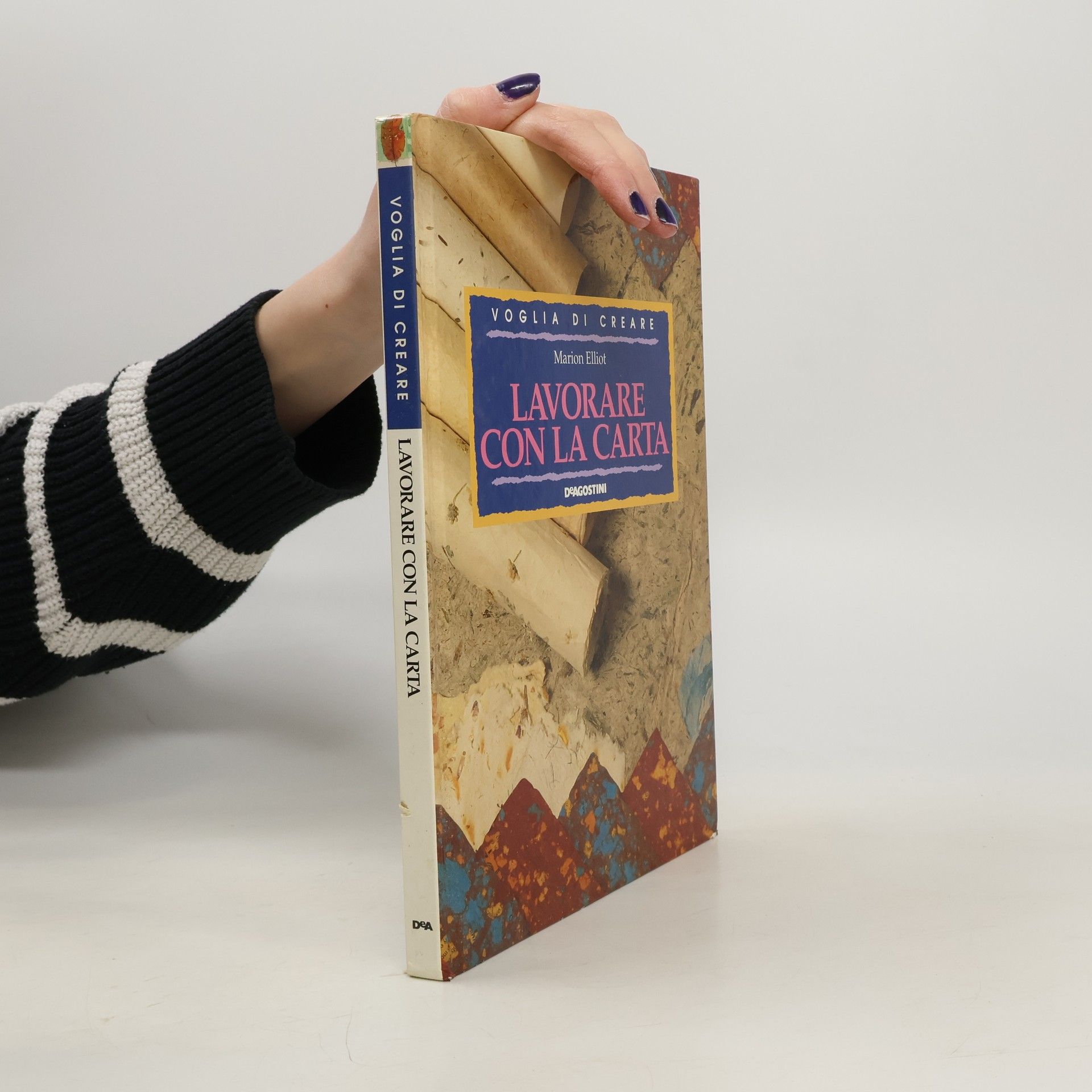 Marion Elliot Lavorare con la carta