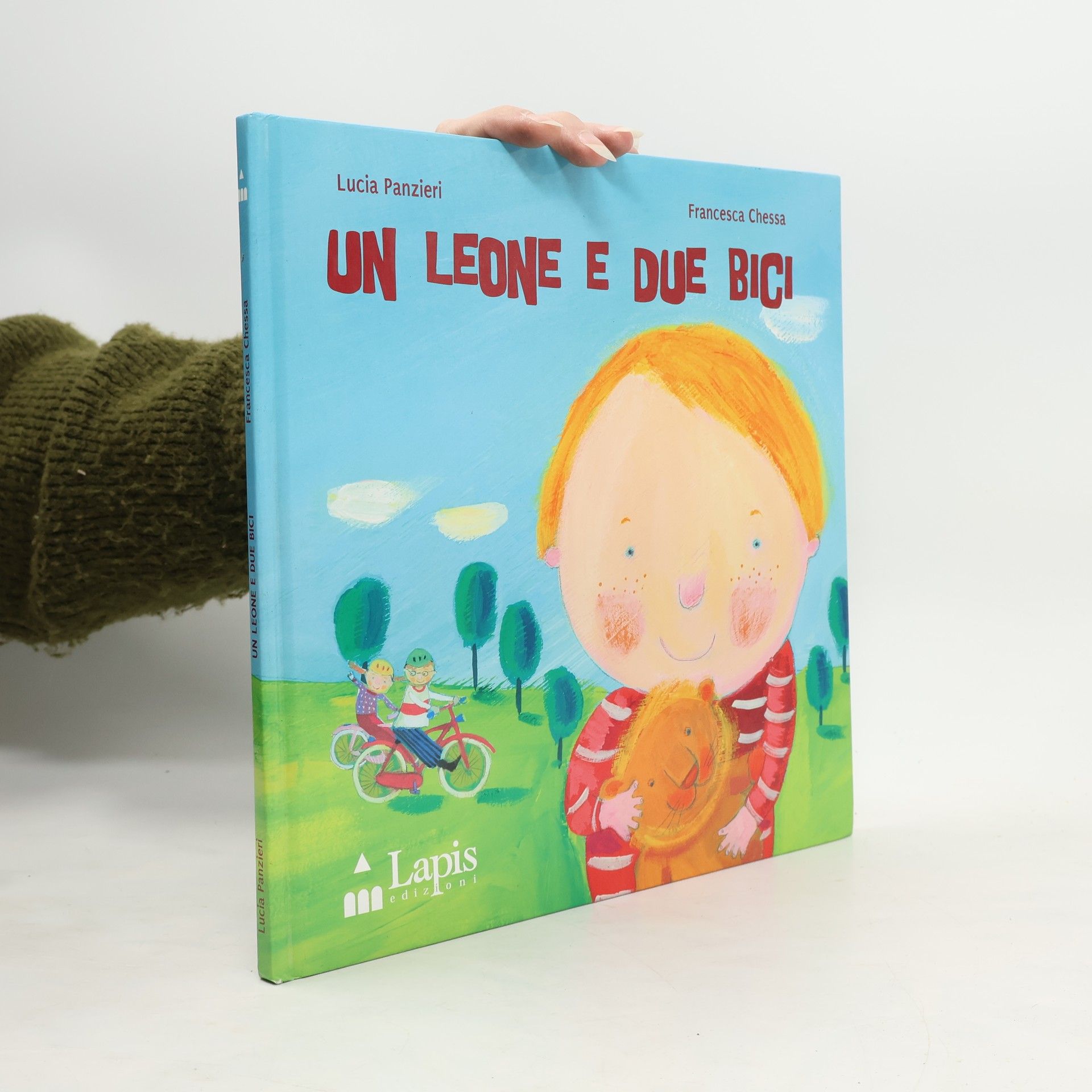 Lucia Panzieri I lapislazzuli: Un leone e due bici