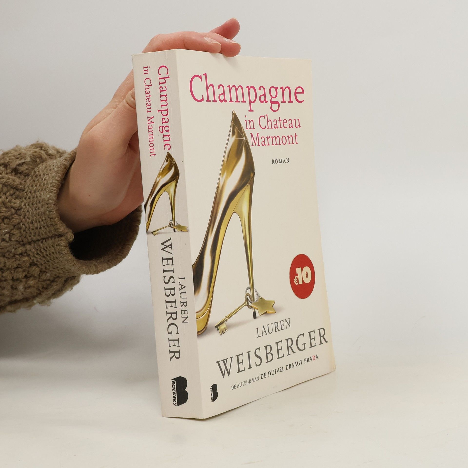 Lauren Weisberger Champagne in Château Marmont