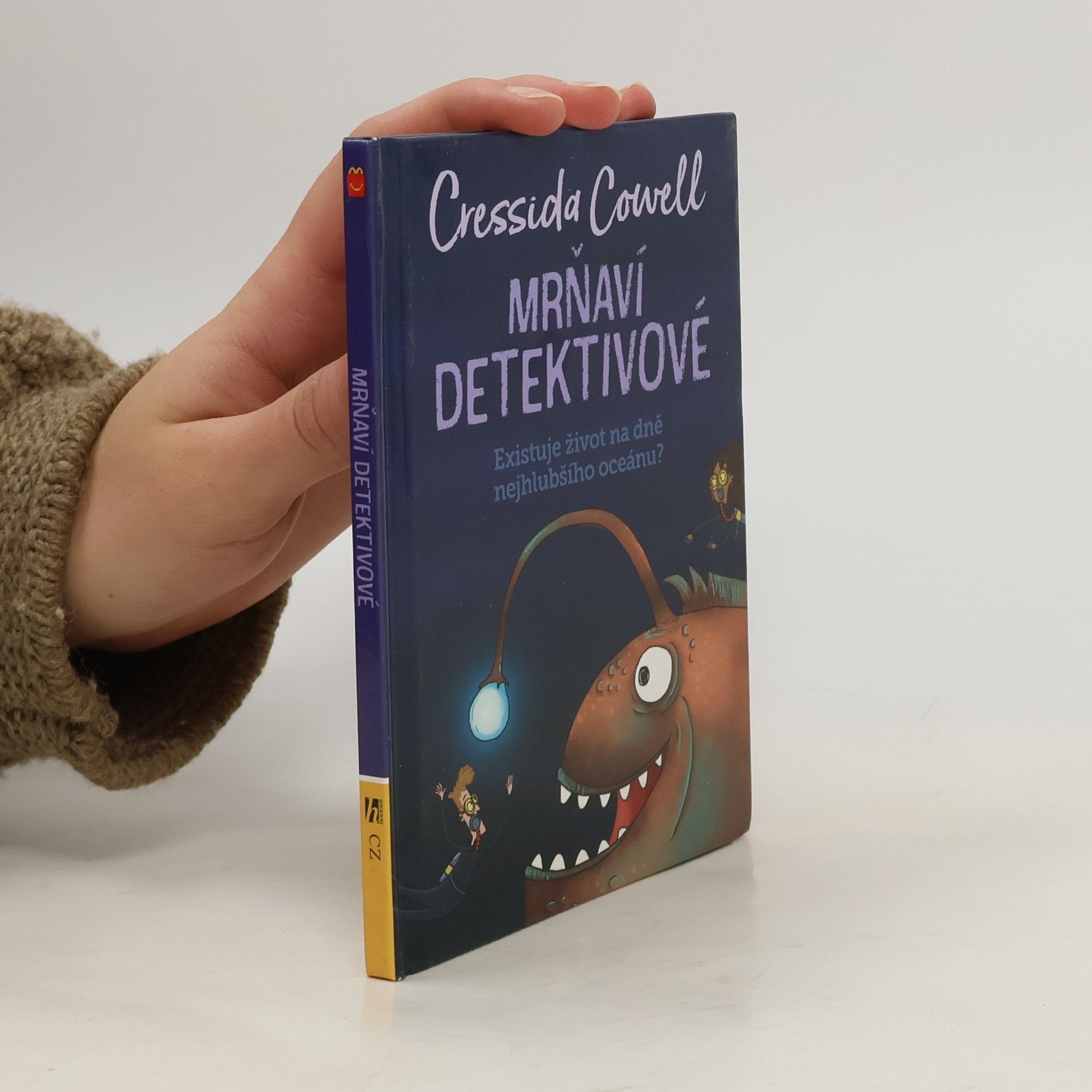 Cressida Cowell Mrňaví detektivové : Existuje život na dně nejhlubšího oceánu ?