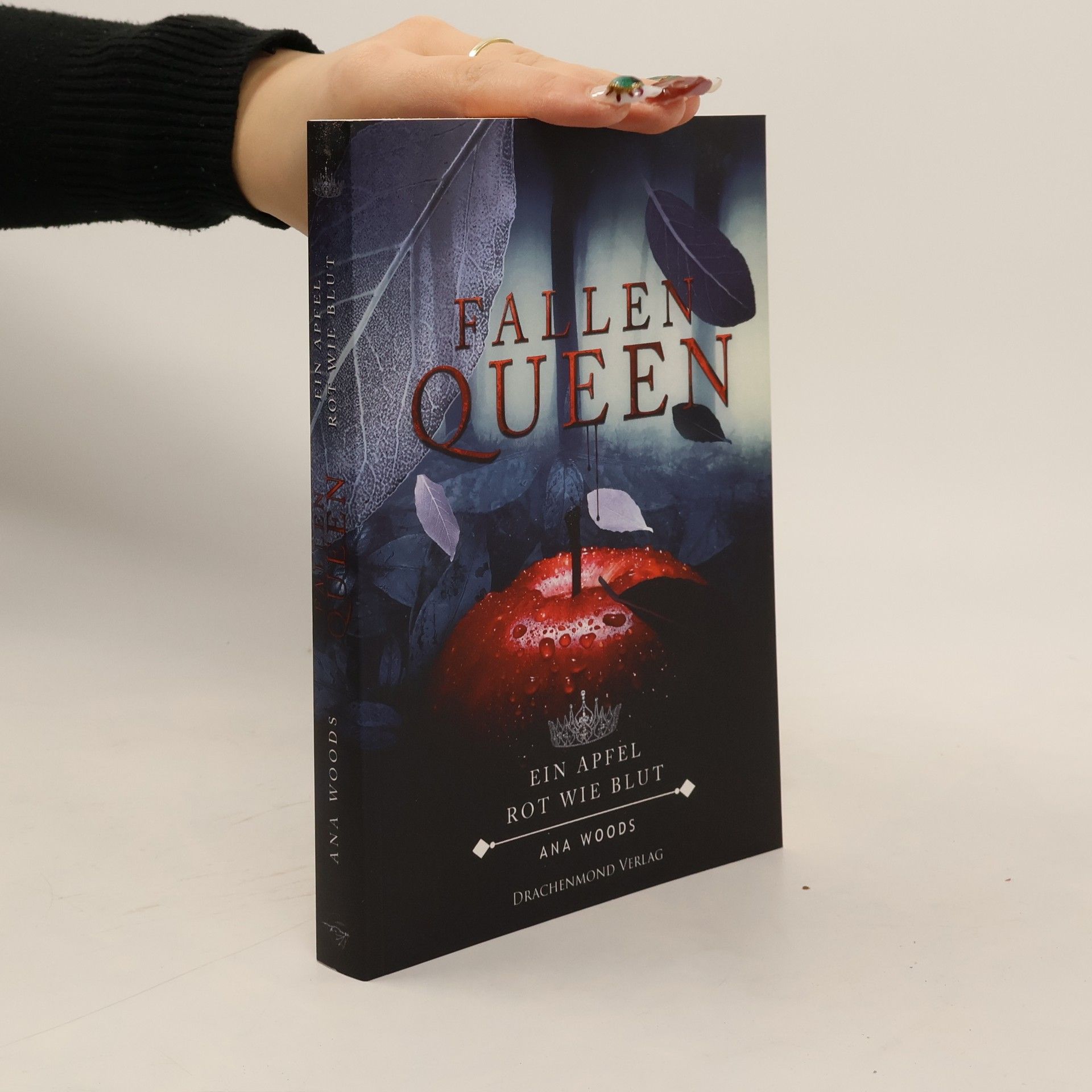 Fallen Queen - ein Apfel, rot wie Blut