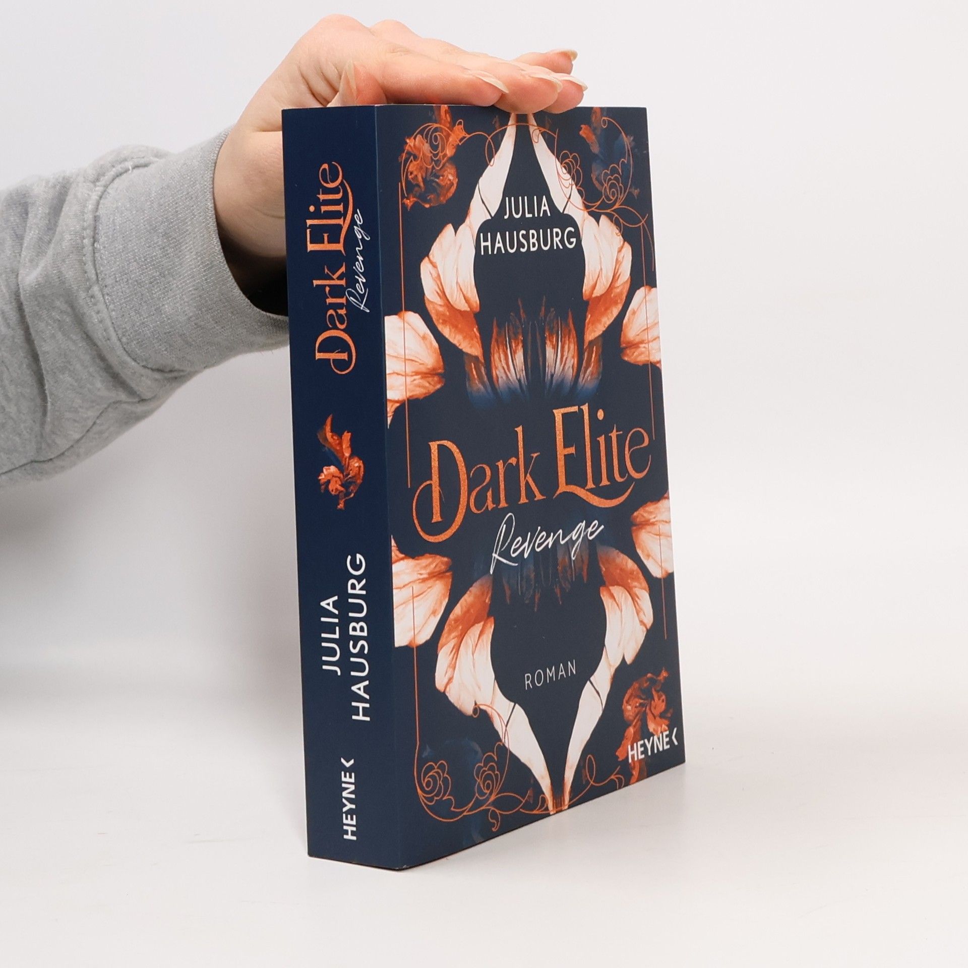 Julia Hausburg Dark Elite – Revenge