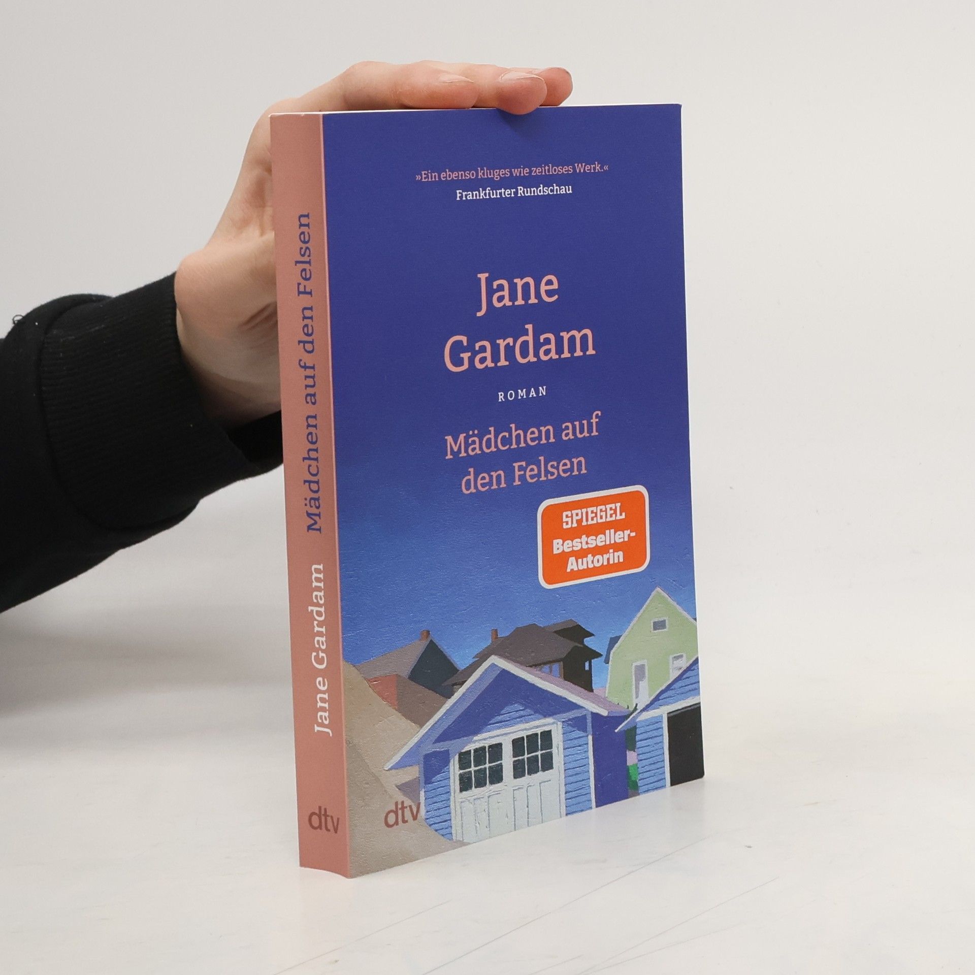 Mädchen auf den Felsen