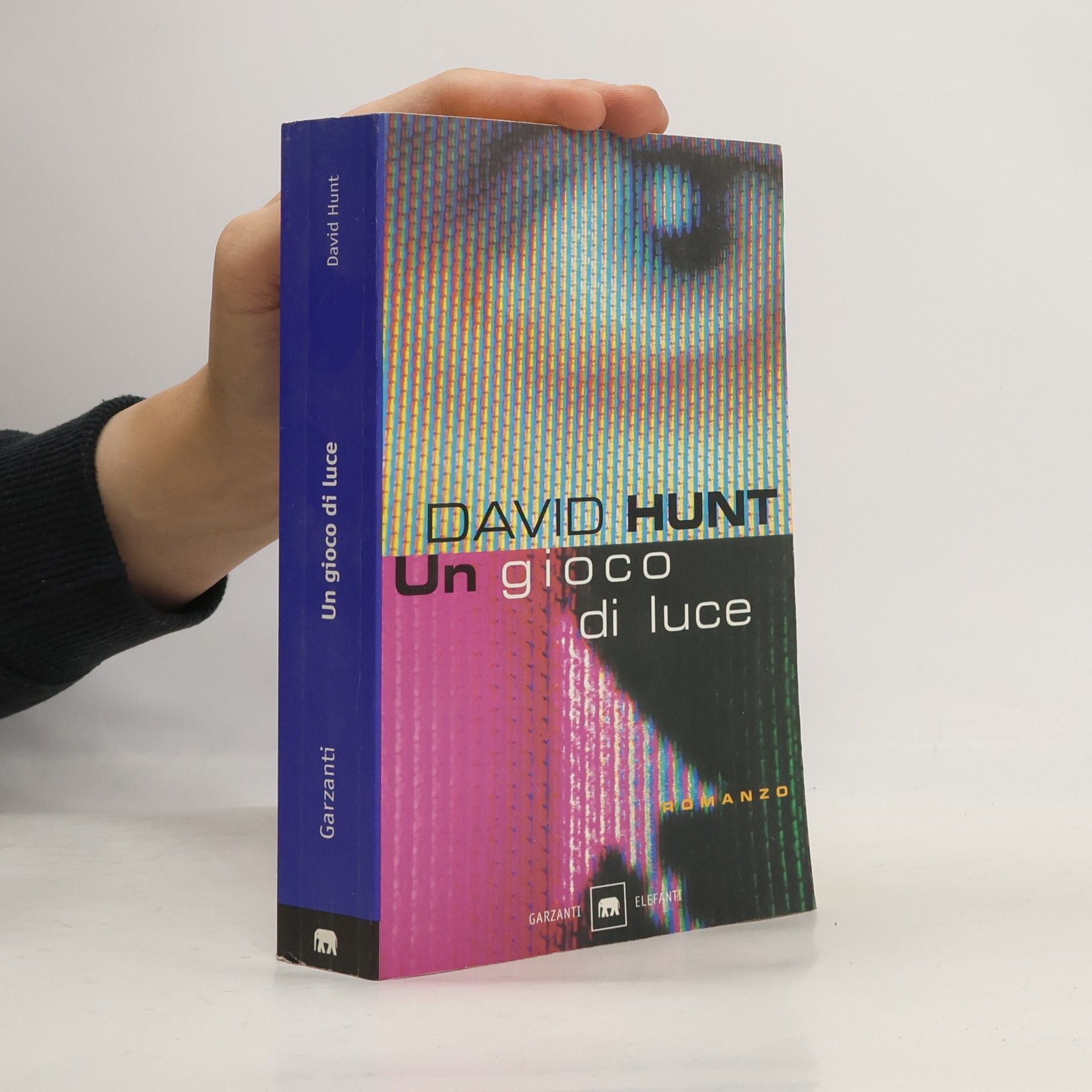 Gli elefanti: Un gioco di luce