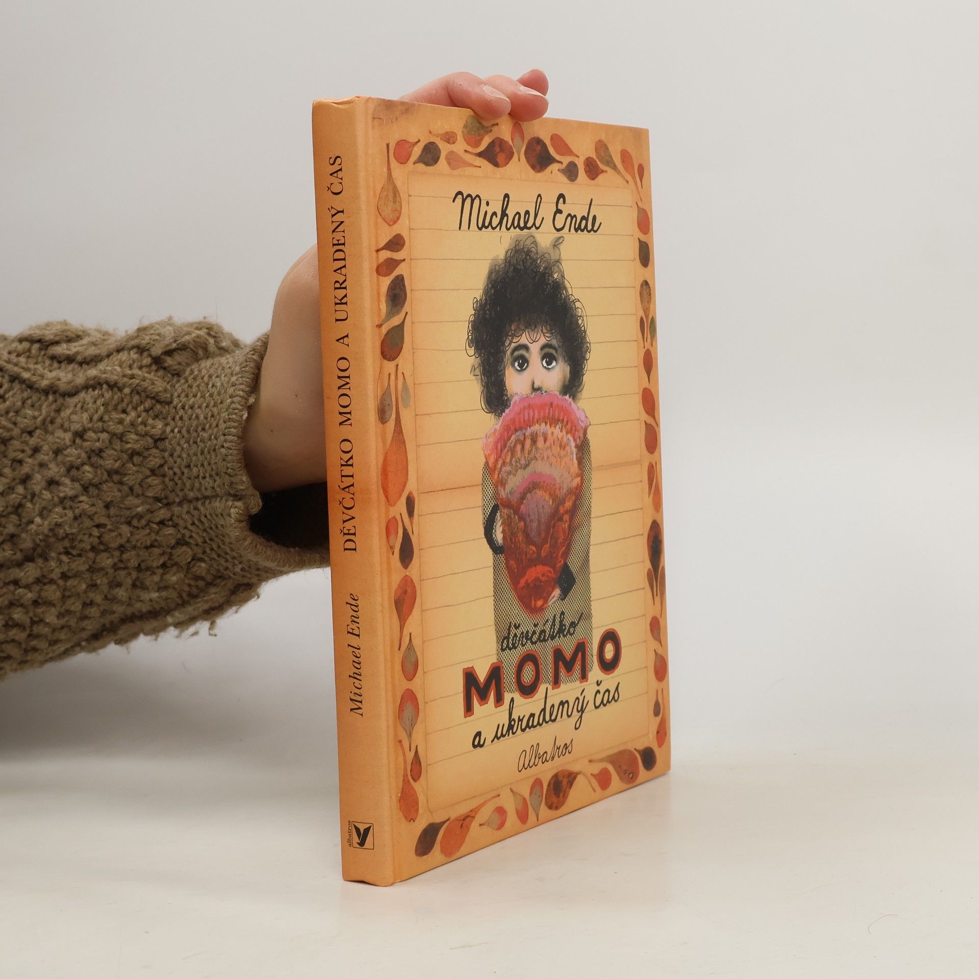 Děvčátko Momo a ukradený čas. Pohádkový román