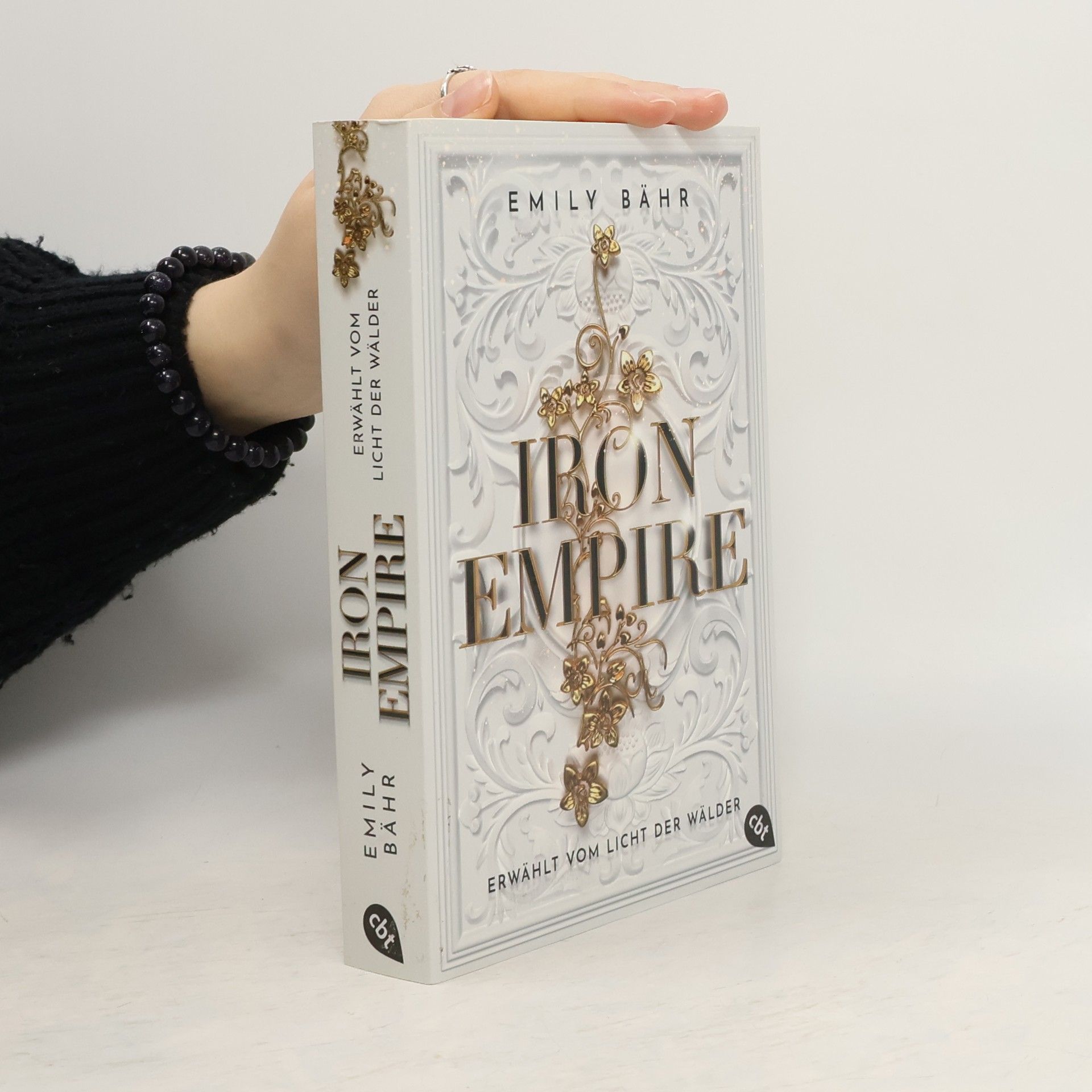 Emily Bähr Iron Empire – Erwählt vom Licht der Wälder