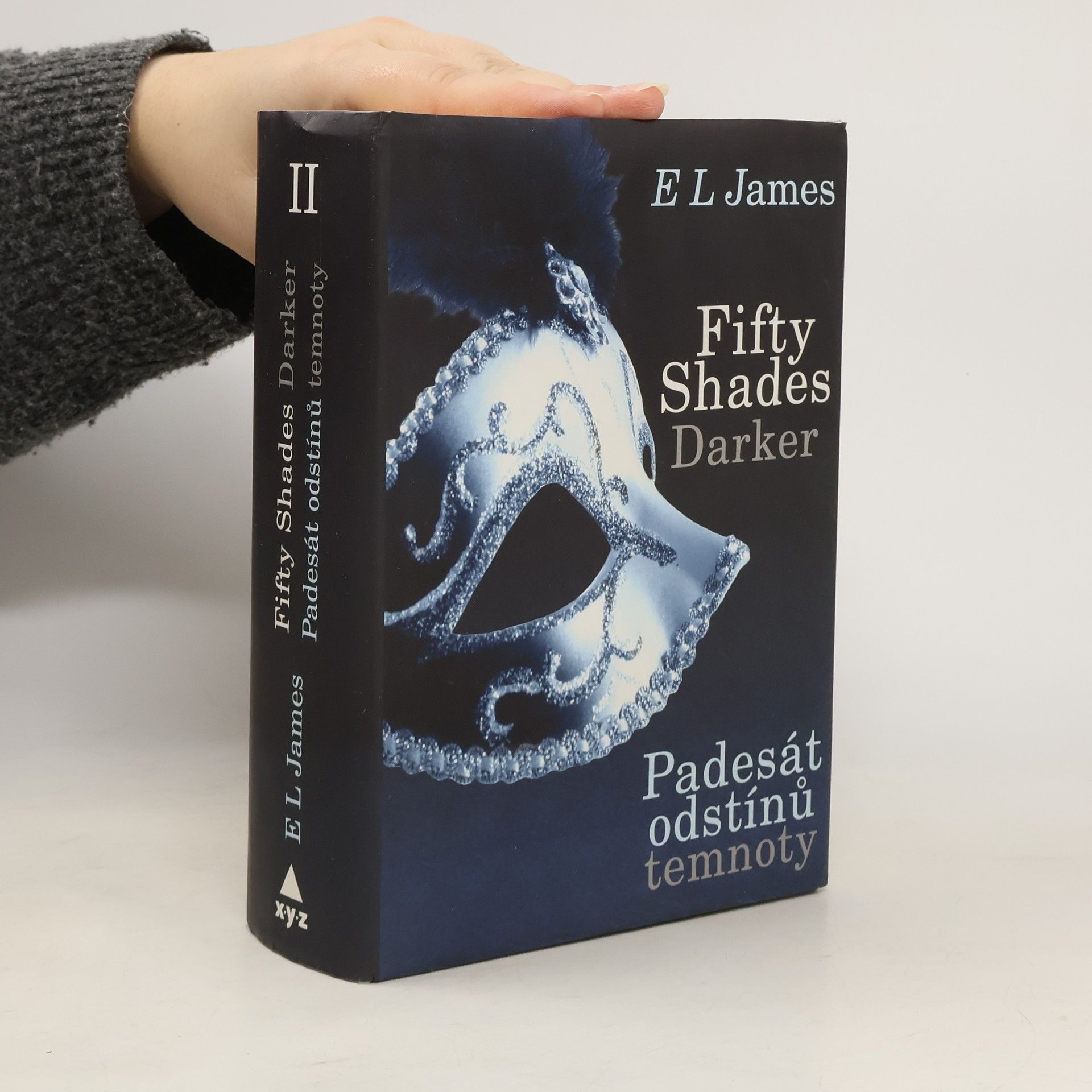 E. L. James Padesát odstínů temnoty