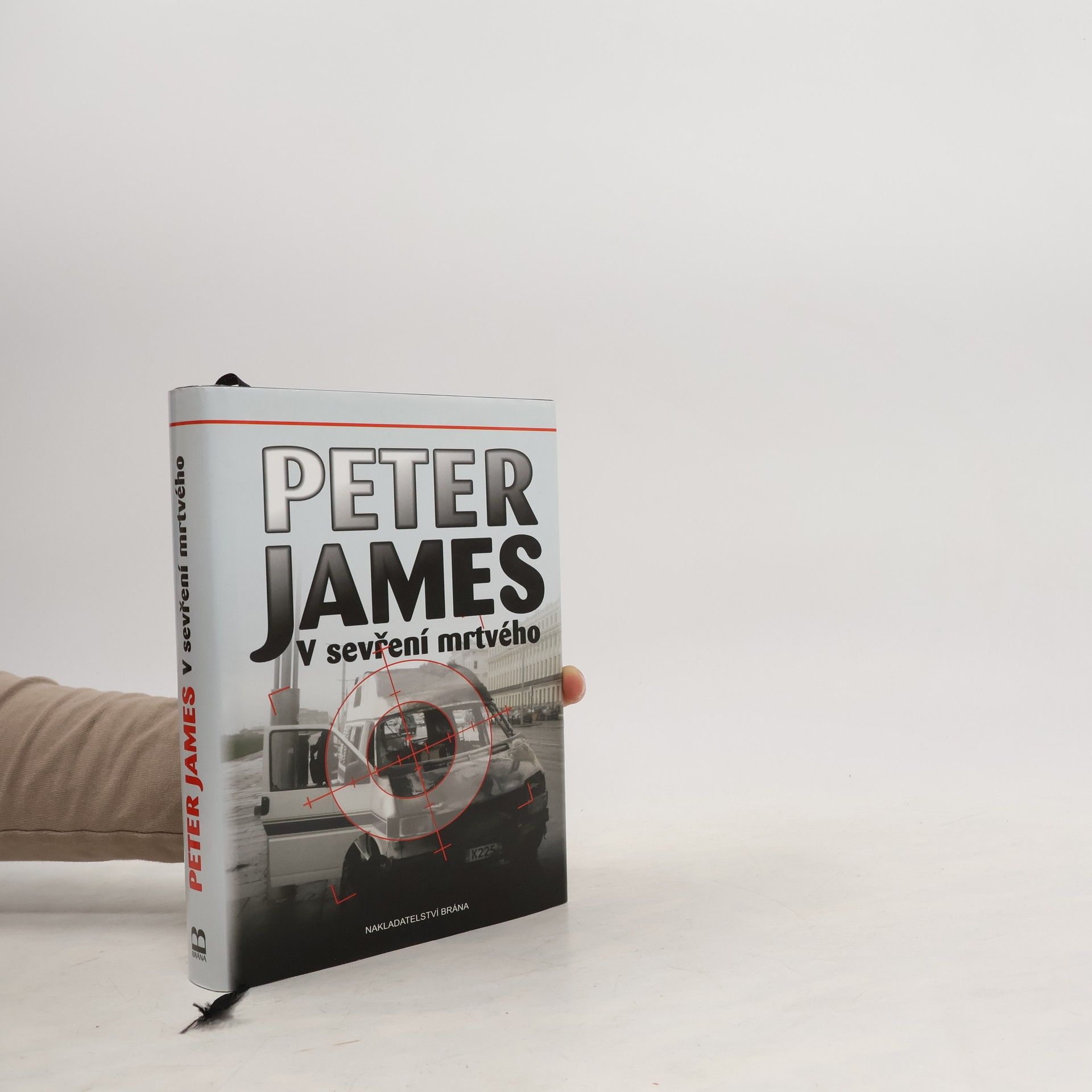 Peter James V sevření mrtvého