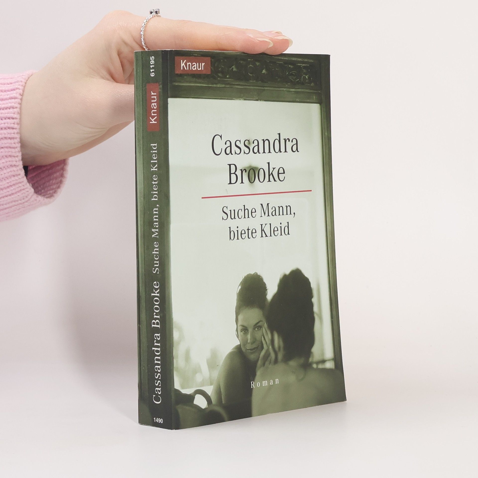 Cassandra Brooke Suche Mann, biete Kleid