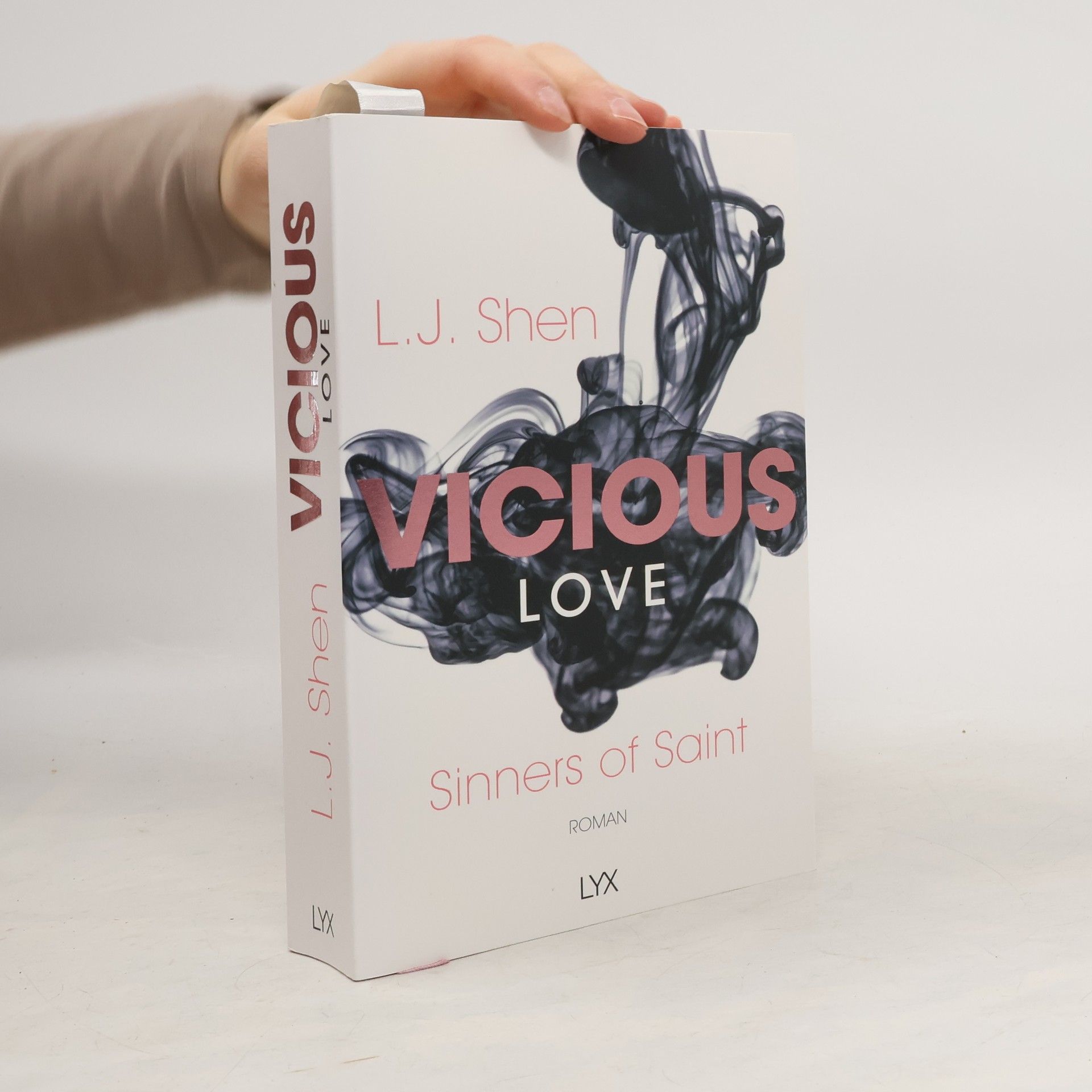 L. J. Shen Vicious Love. Twisted Love. Scandal Love. Broken Love