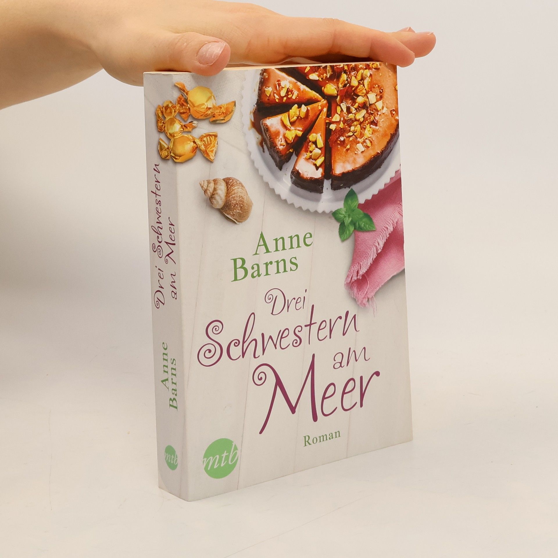 Drei Schwestern am Meer