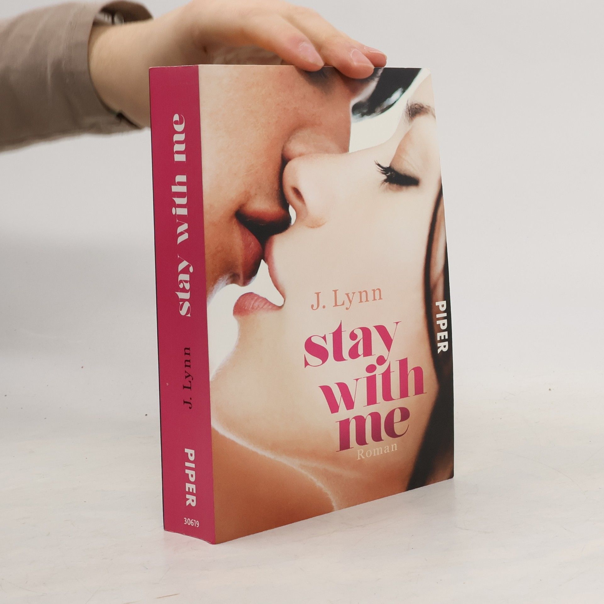 Jennifer Armentrout Stay with me