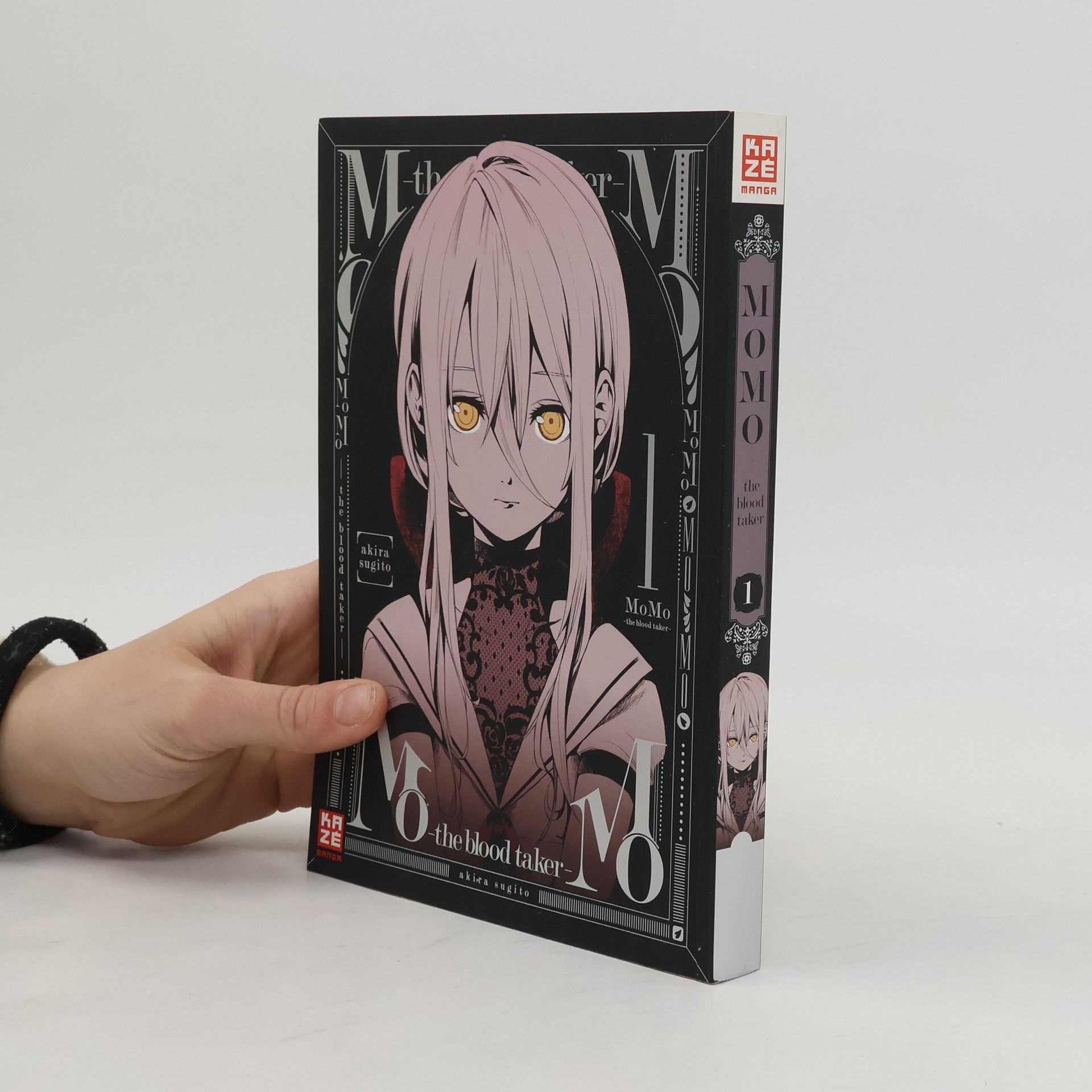 Akira Sugito MoMo - the Blood Taker 1
