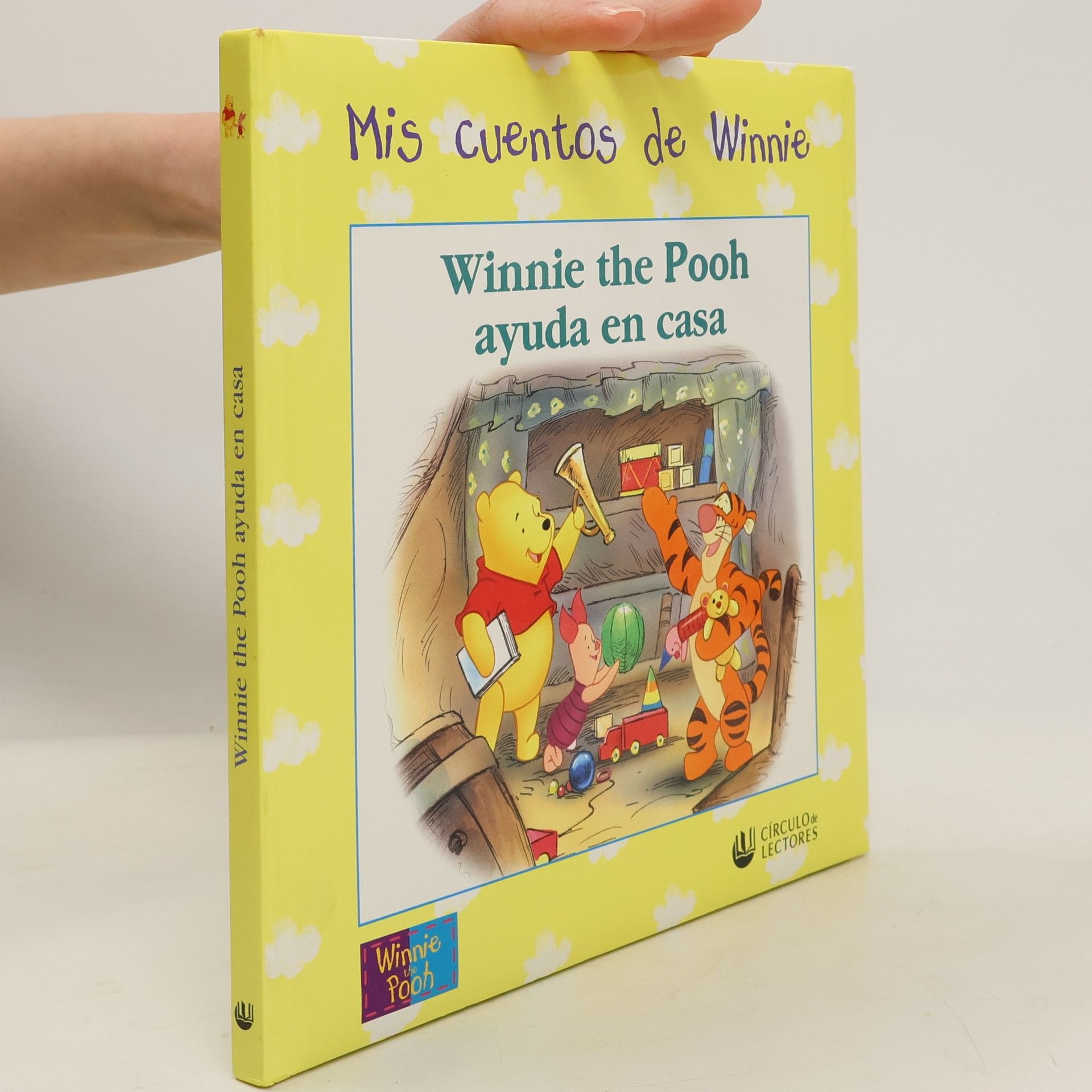 Walt Disney Winnie the Pooh ayuda en casa