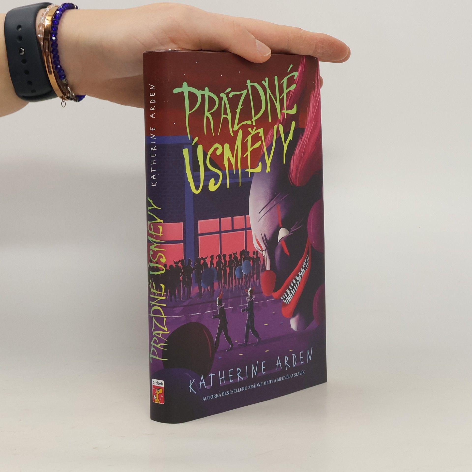 Helena Dvořáková Prázdné úsměvy