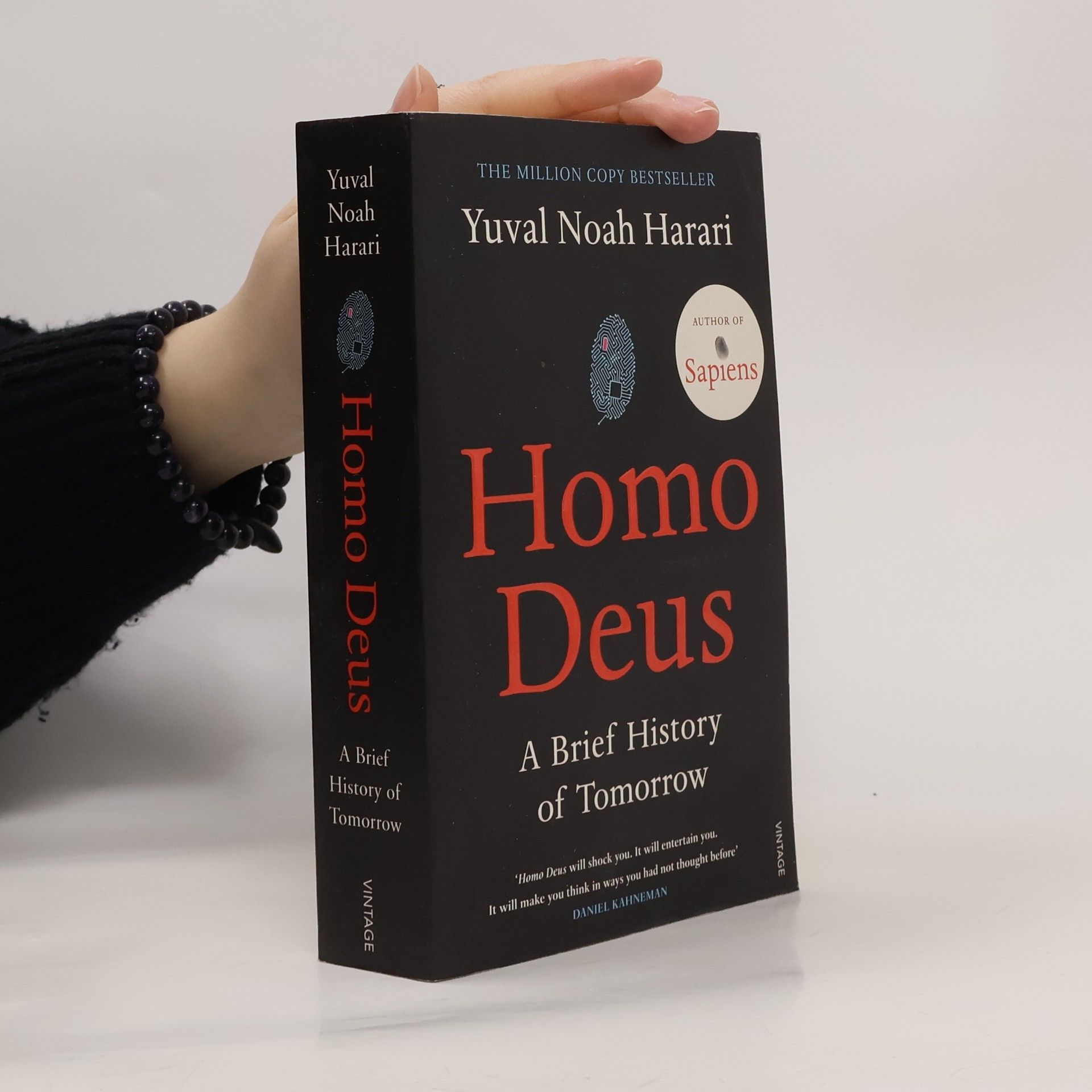 Yuval Noah Harari Homo Deus. A Brief History of Tomorrow