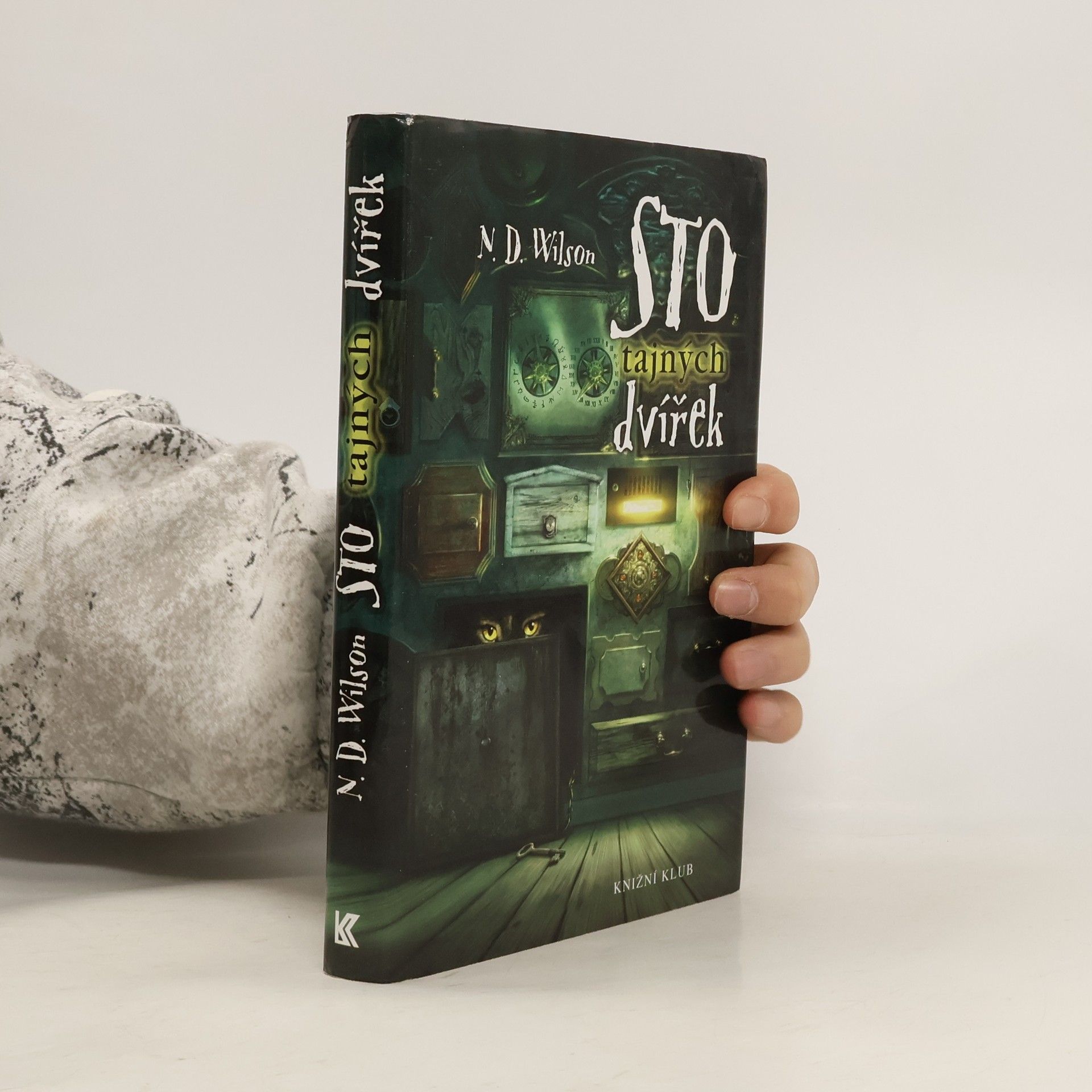 N. D. Wilson Sto tajných dvířek