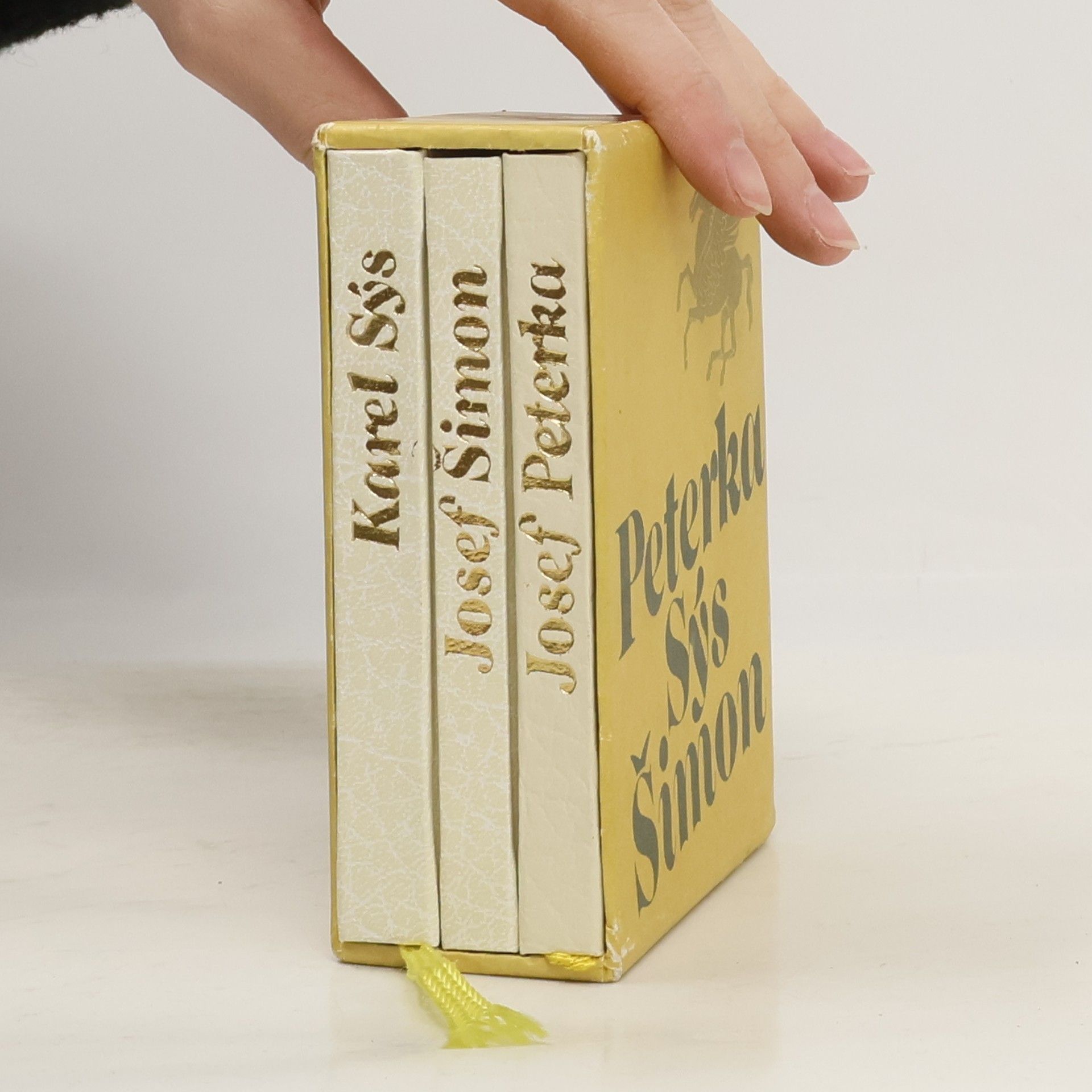 Josef Šimon Autobiografie vlka a člověka. Newton za neúrody jablek. Český den