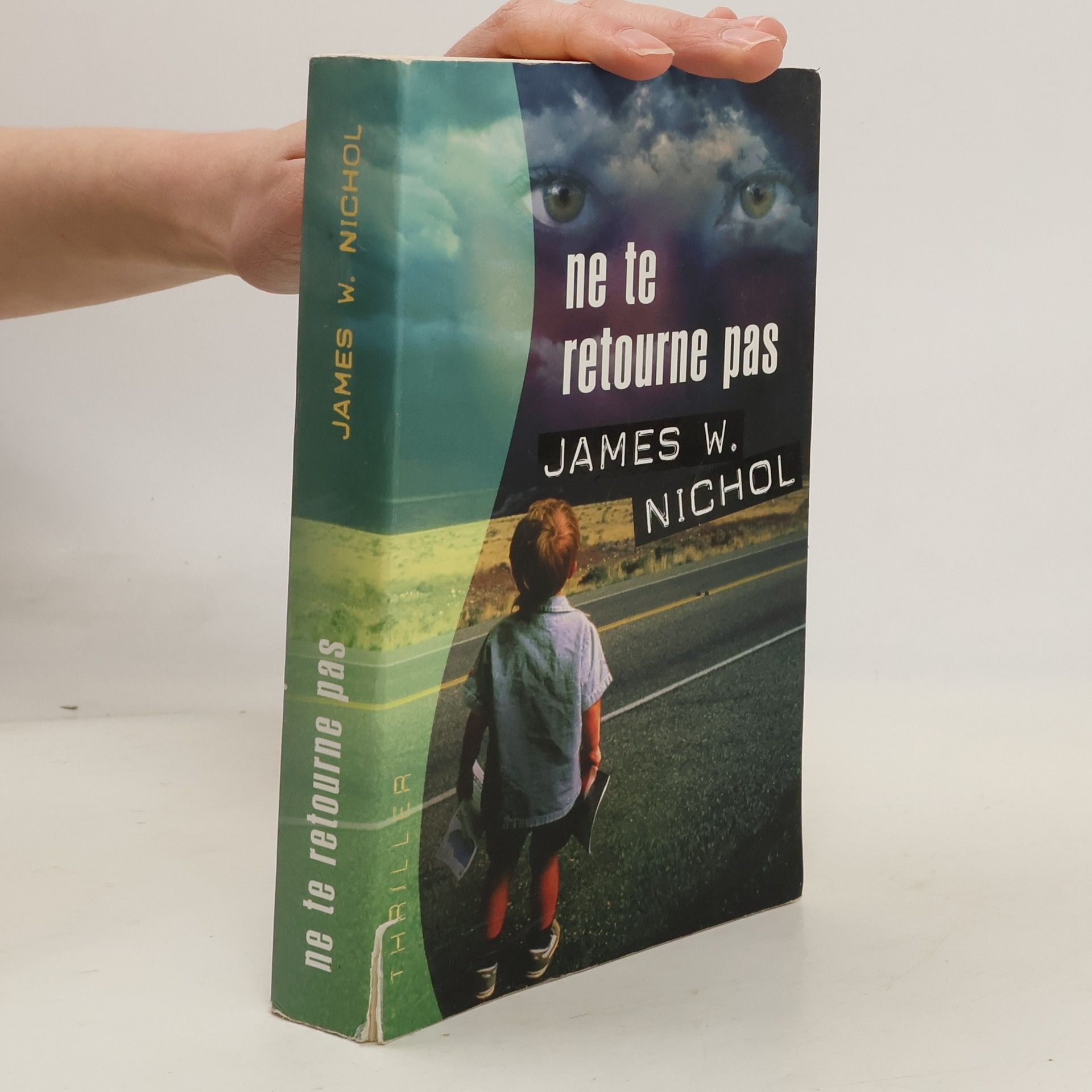 James W. Nichol Ne te retourne pas